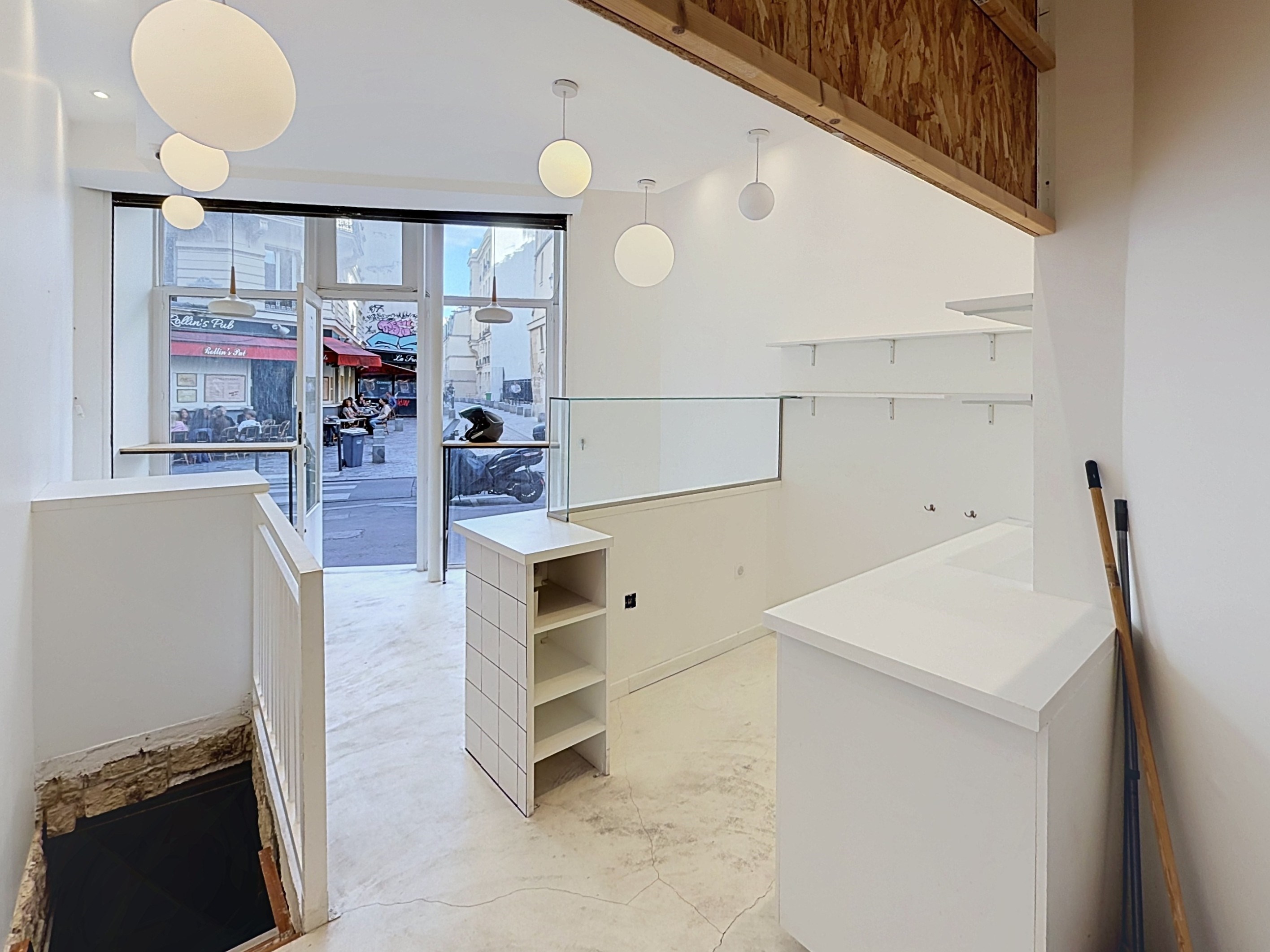 Location pure Local commercial 28 m² Paris - 2