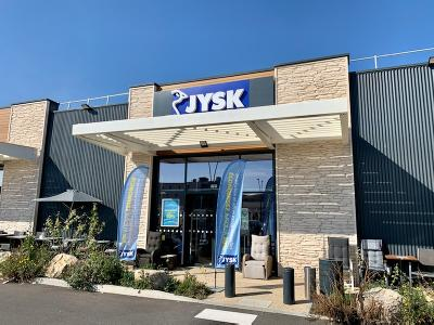 Location pure Local commercial 954 m² Saint-Mitre-les-Remparts