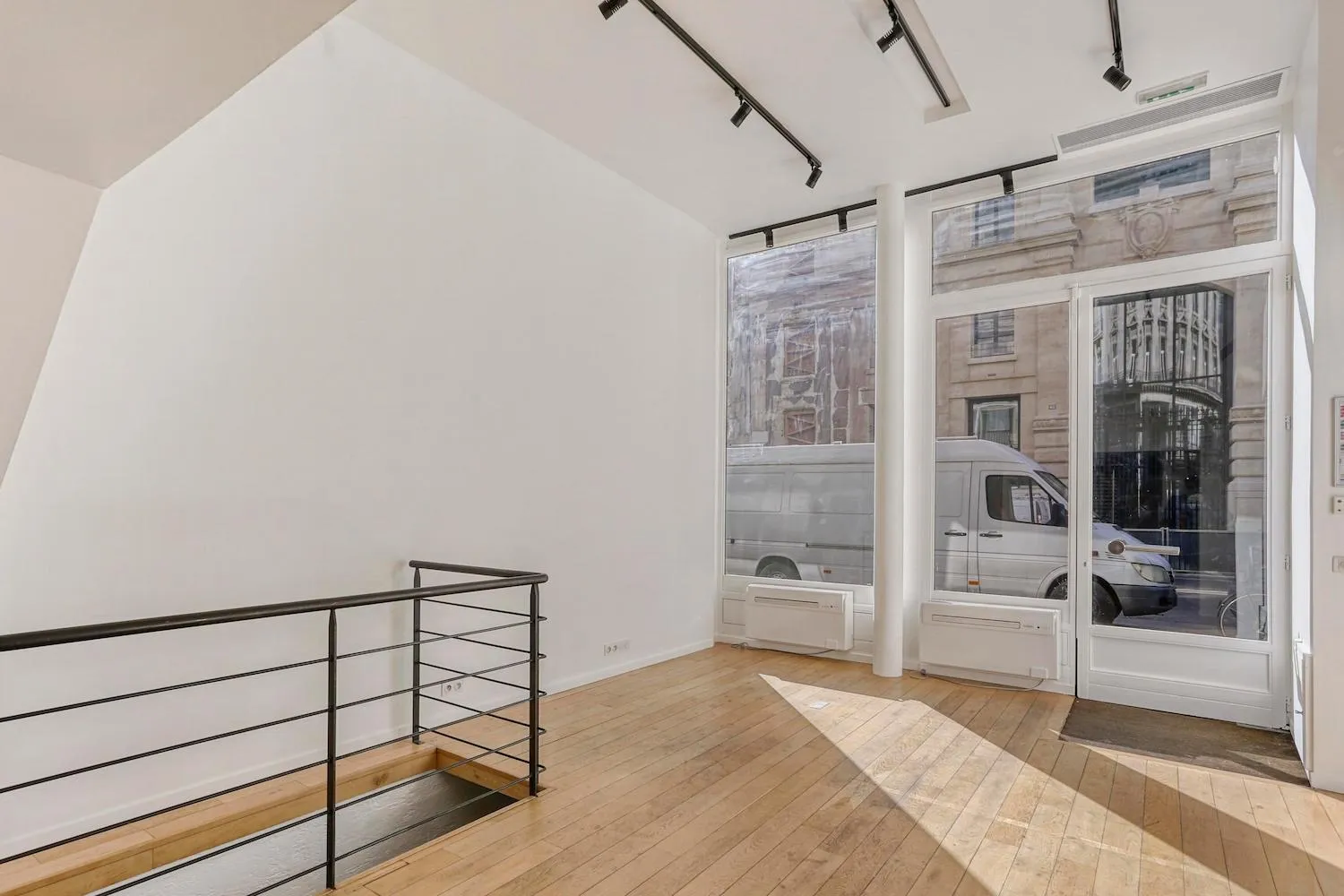 Location éphémère Local commercial 84 m² Paris - 5
