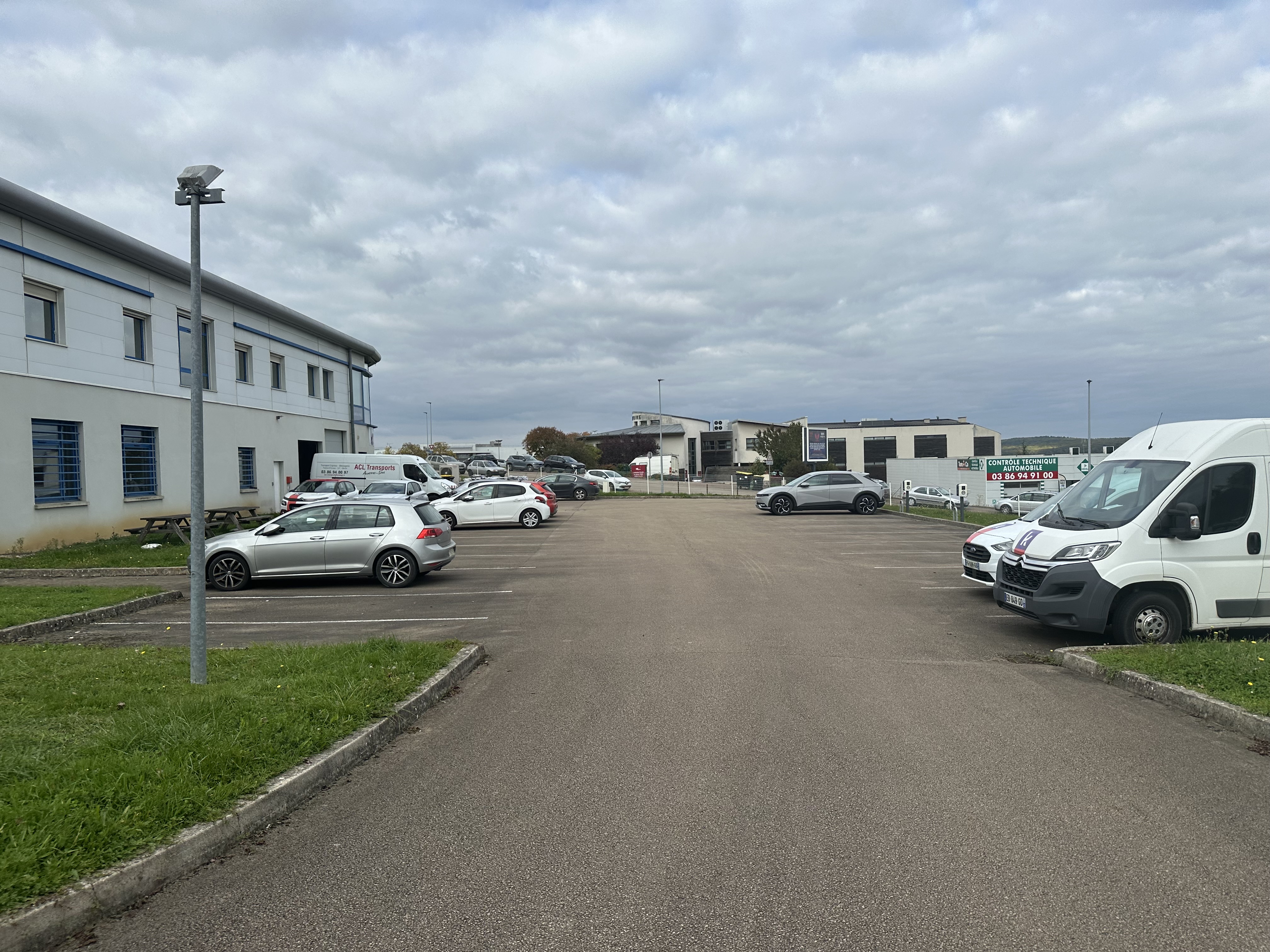 Location Entrepôt 1 323 m² Auxerre - 4