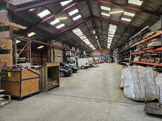 Vente de murs libres Entrepôt 1 700 m² Lisieux