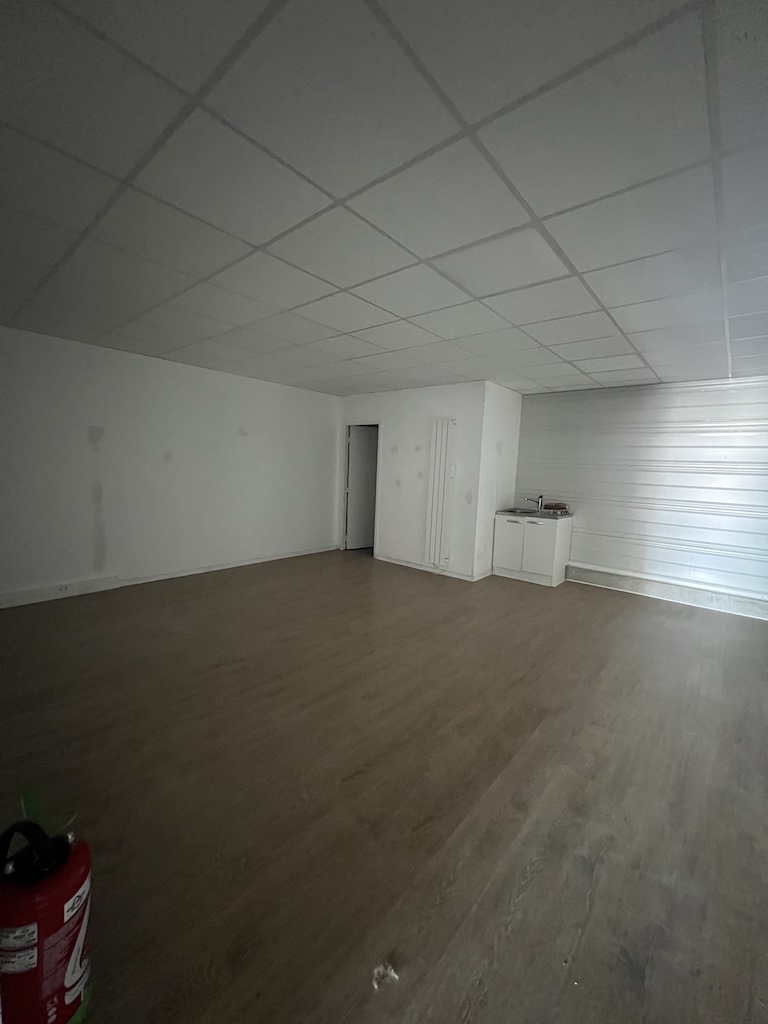 Location pure Local commercial 257 m² Biganos - 4