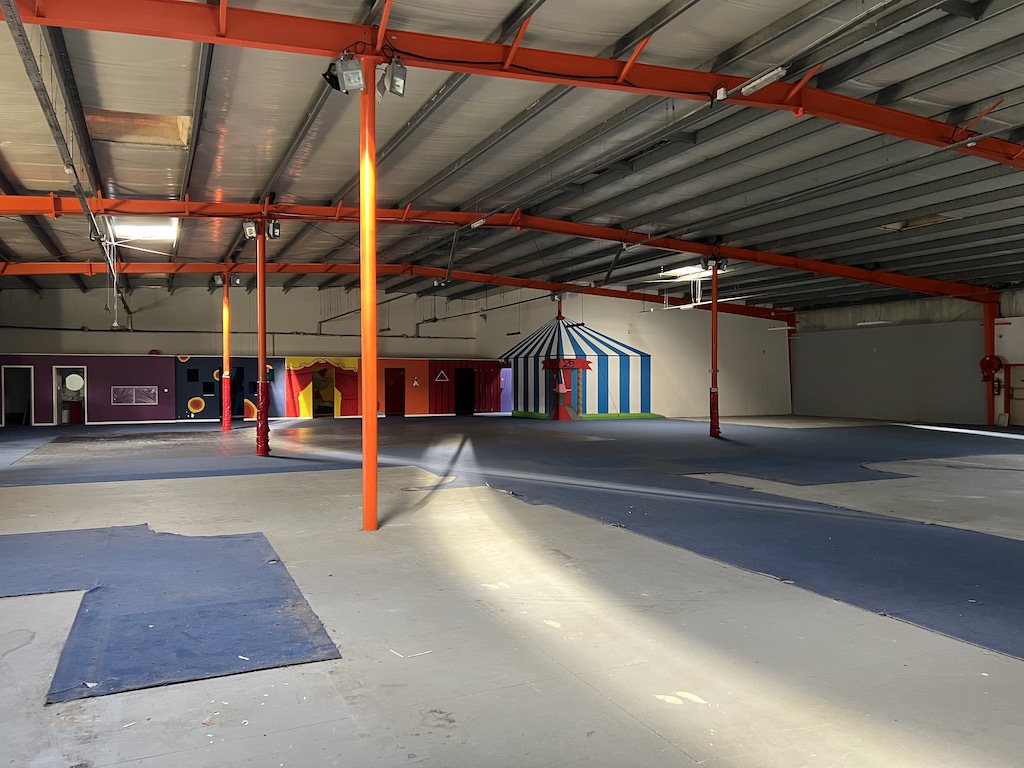 Vente de murs occupés Local commercial 2 000 m² Biganos - 2