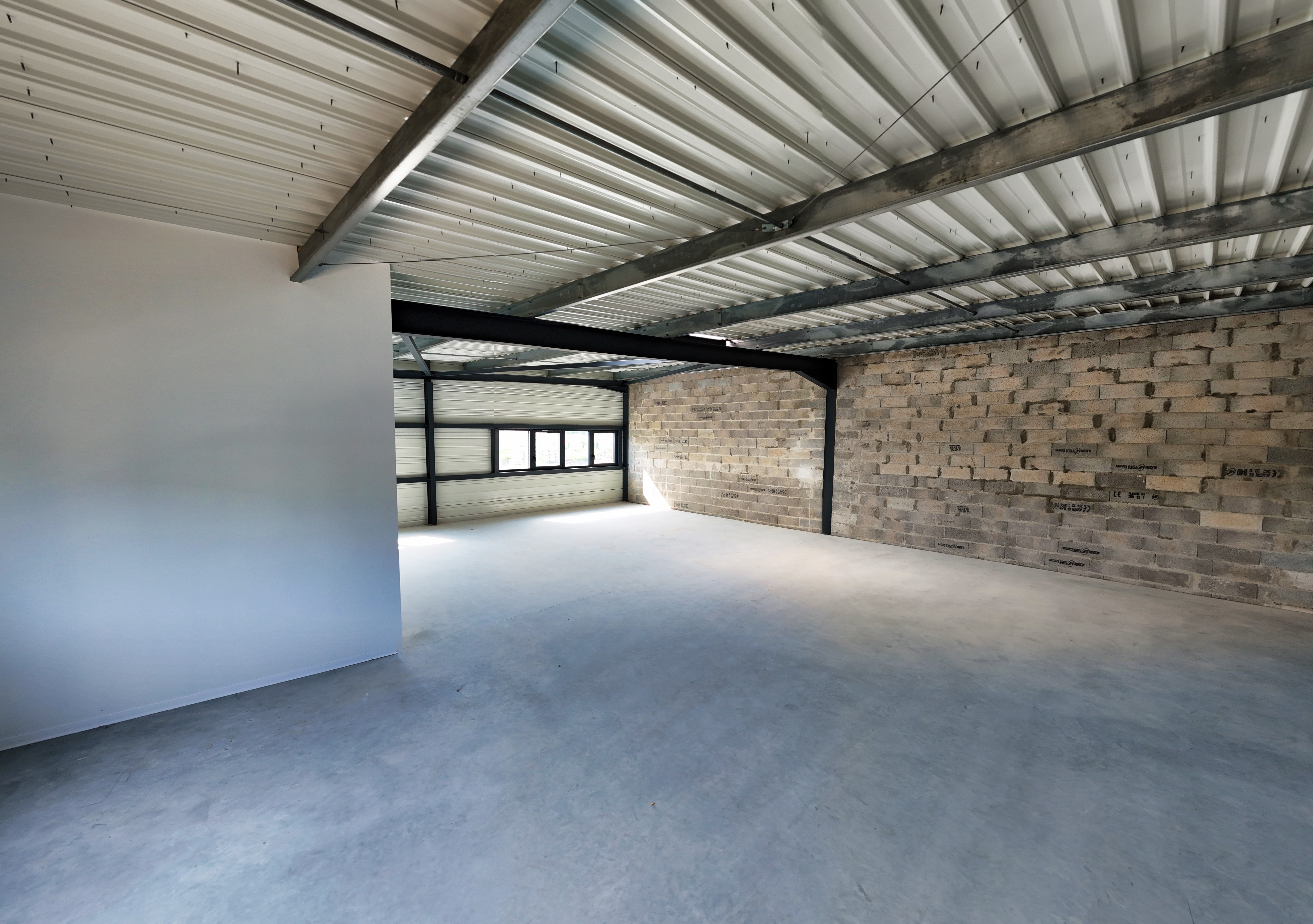 Location Entrepôt 249 m² Artigues-près-Bordeaux - 4