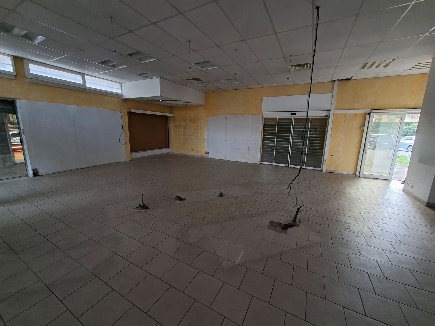 Location pure Local commercial 155 m² Sérézin-du-Rhône - 2