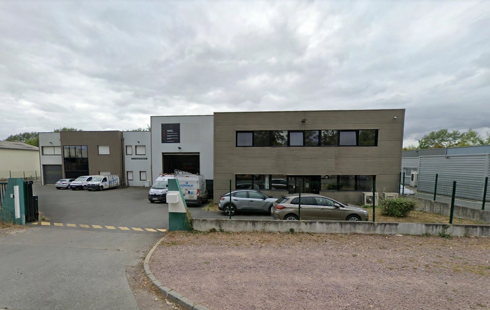 Location Entrepôt 935 m² Cormelles-le-Royal