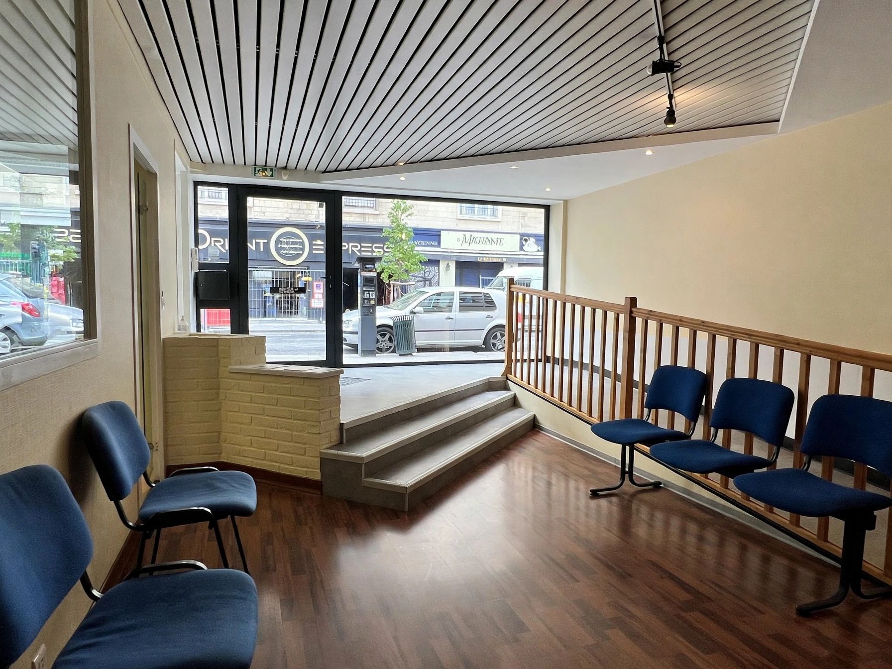 Location pure Local commercial 250 m² Caen - 2