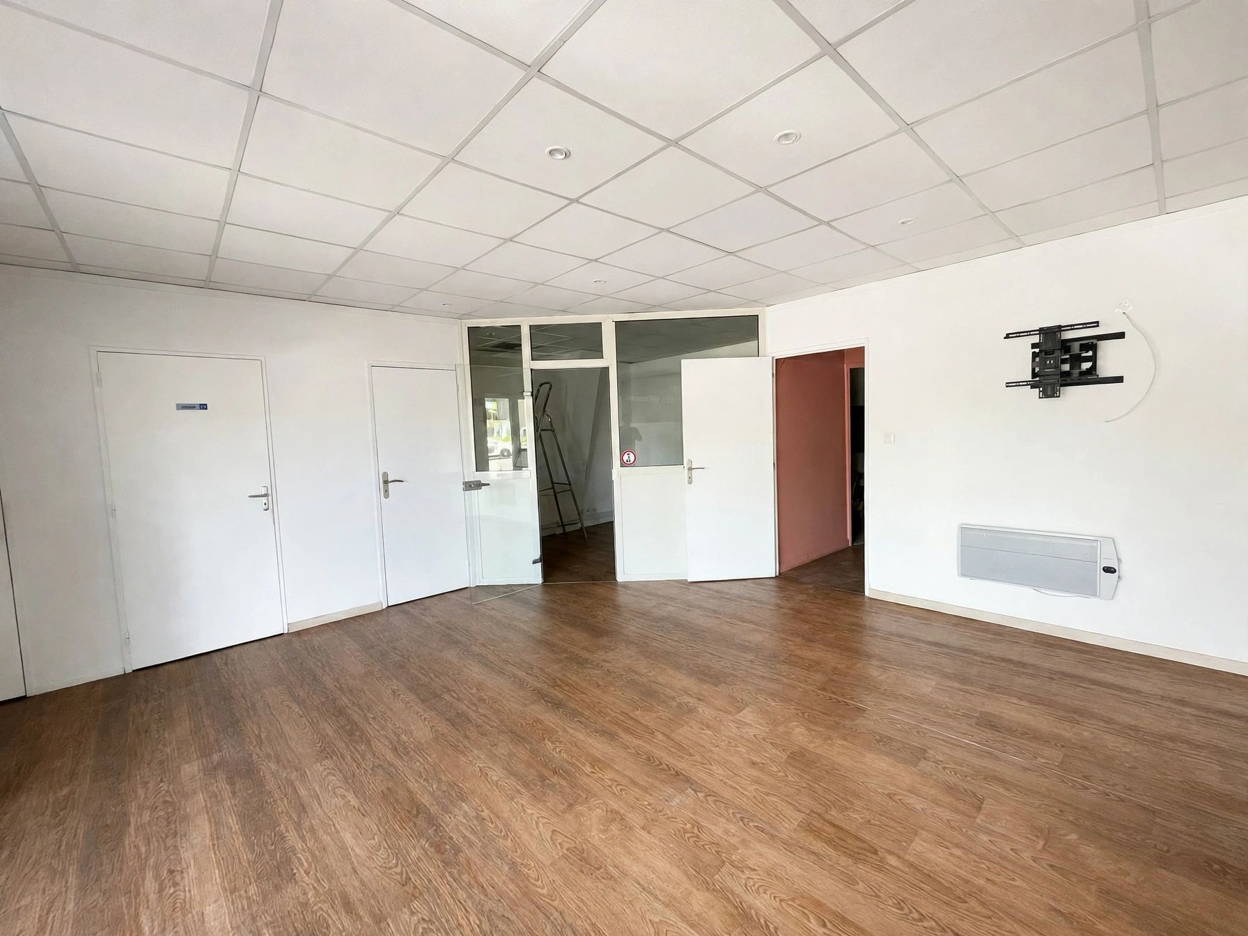 Location Entrepôt 202 m² Démouville - 3