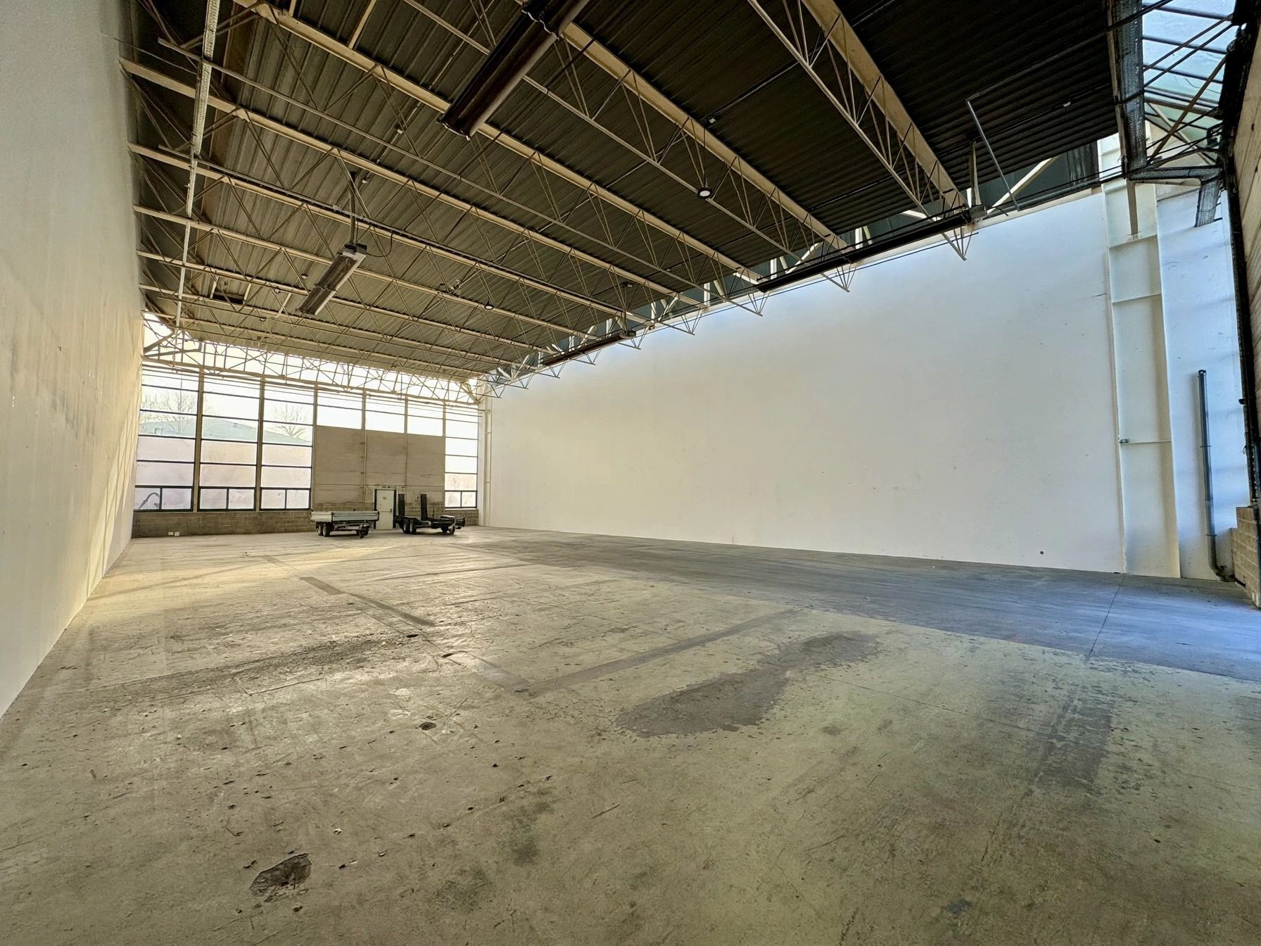 Location Entrepôt 630 m² Cormelles-le-Royal
