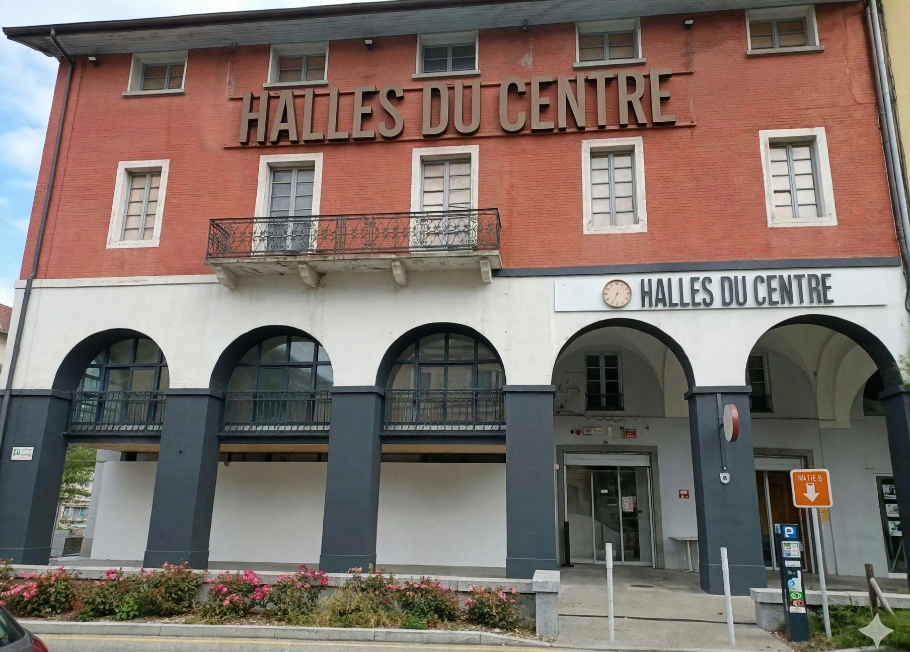 Location pure Local commercial 566 m² Cluses