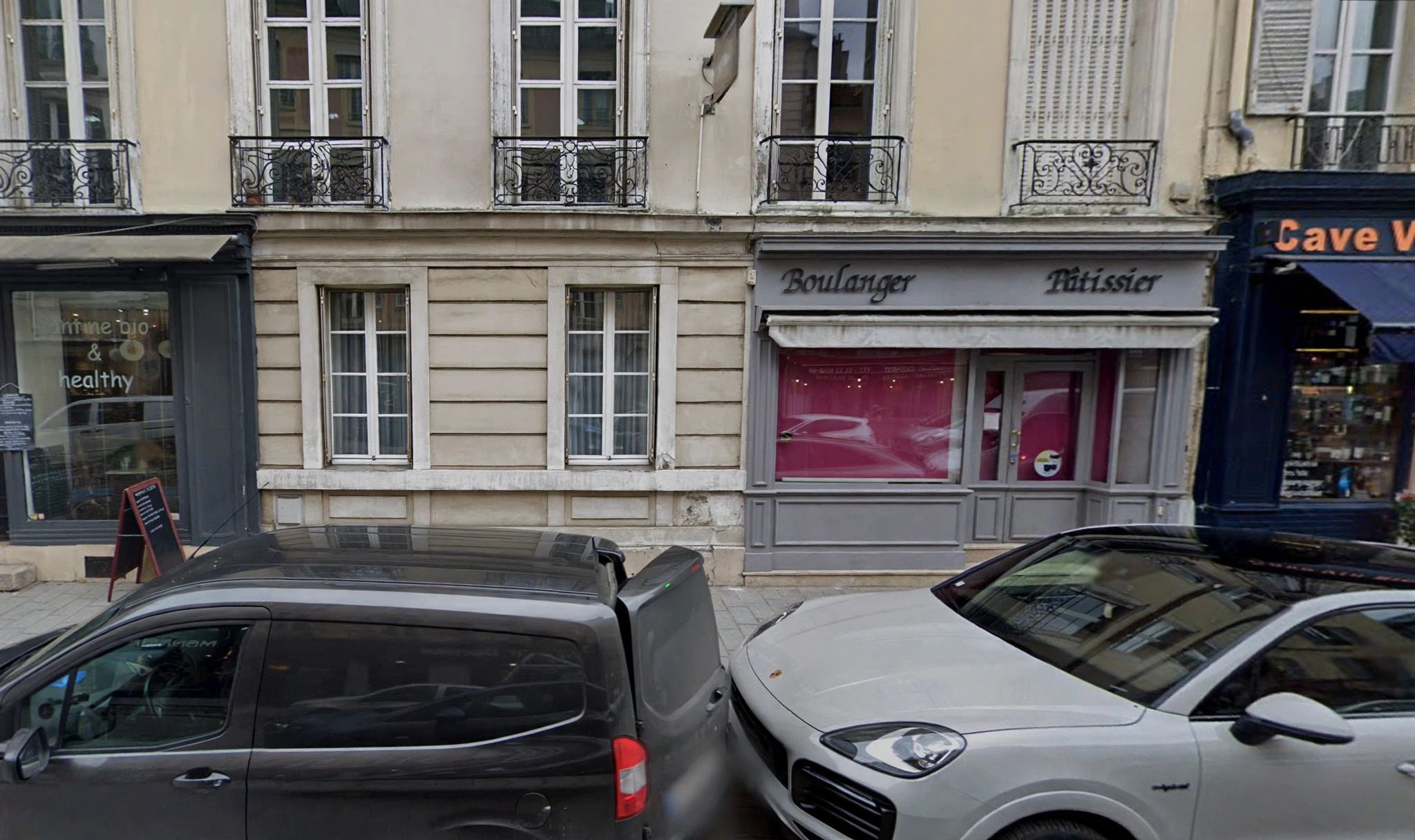Location pure Local commercial 235 m² Versailles