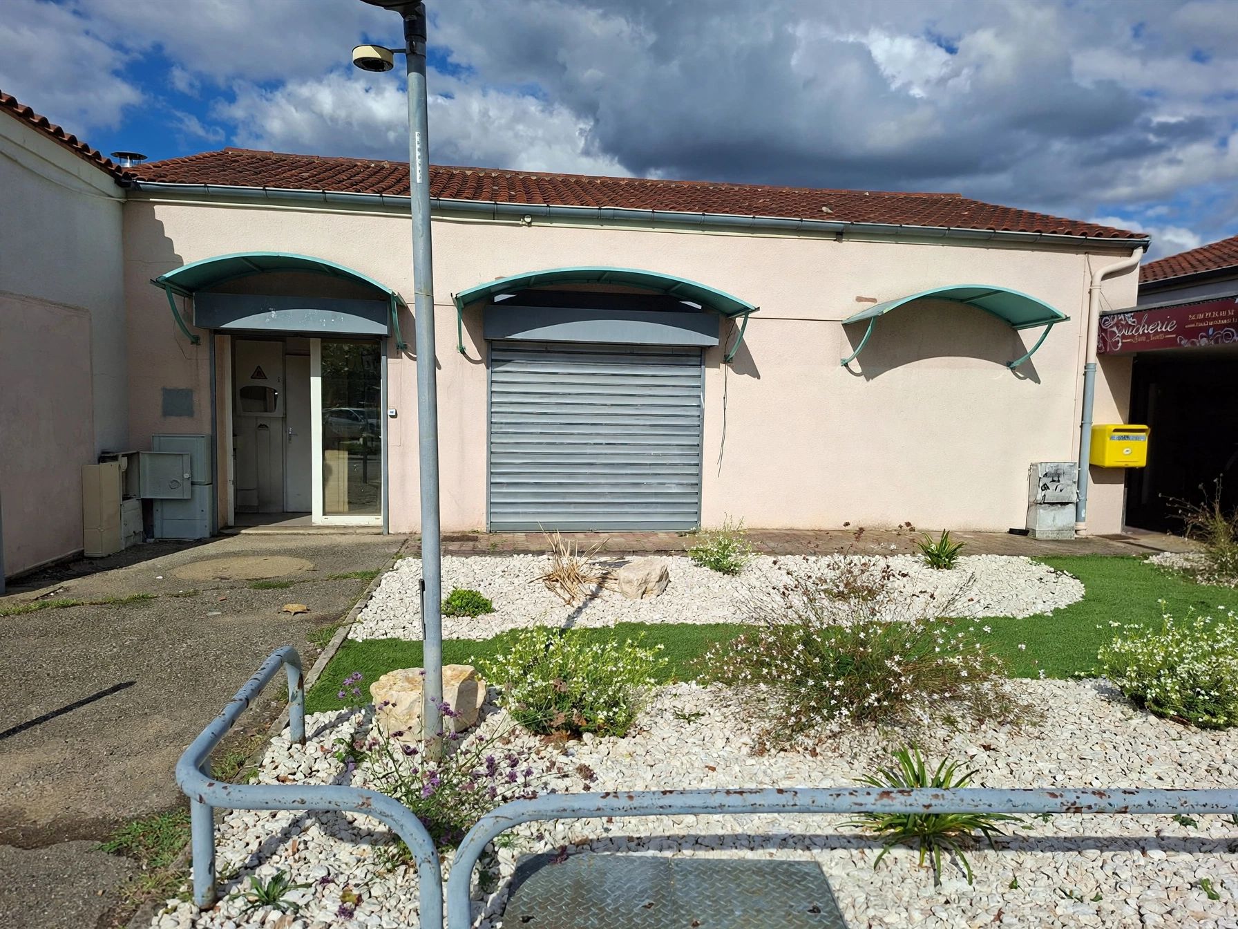 Location pure Local commercial 155 m² Sérézin-du-Rhône - 6