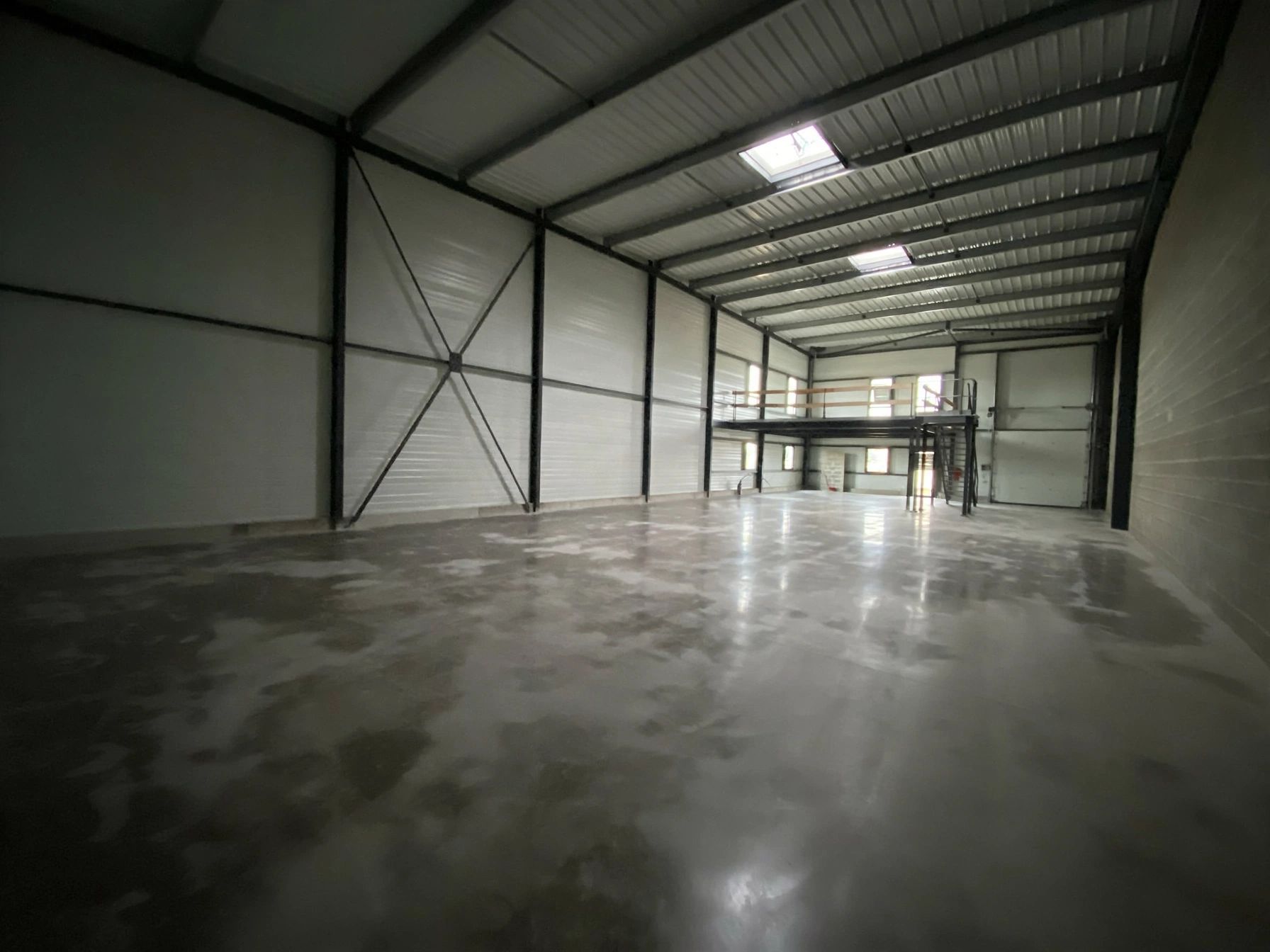 Location Entrepôt 362 m² Bretteville-sur-Odon - 3