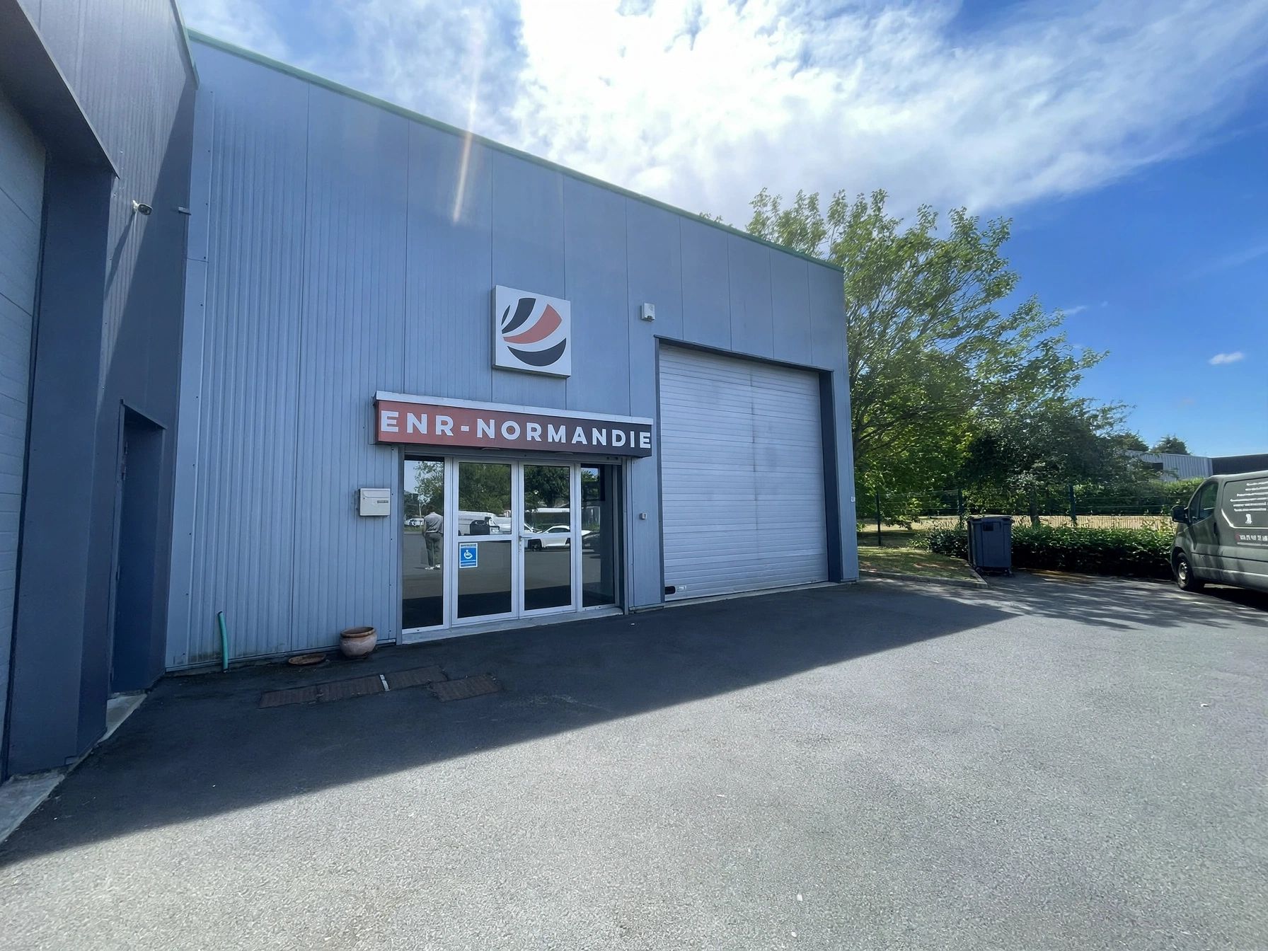 Location Entrepôt 202 m² Démouville