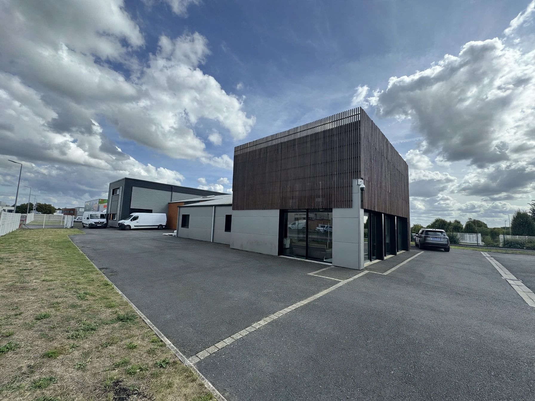 Location Entrepôt 989 m² Bretteville-sur-Odon