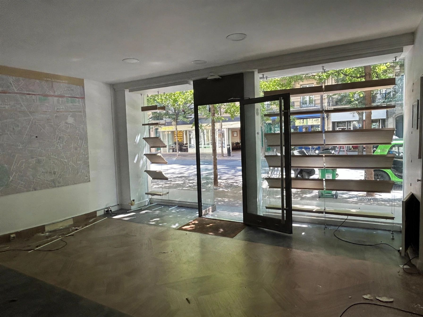 Location pure Local commercial 75 m² Paris - 2
