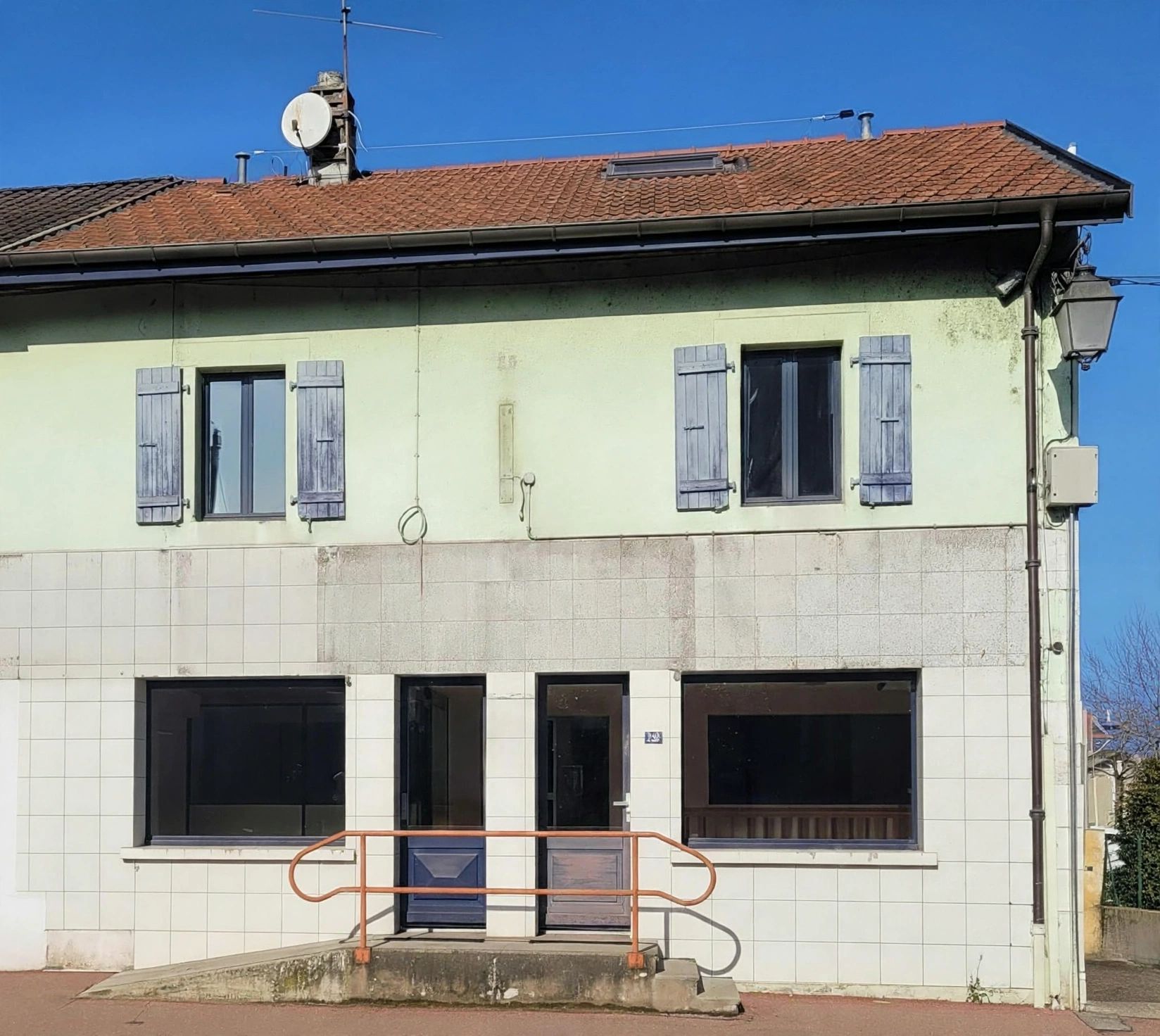 Location pure Local commercial 161 m² Douvaine