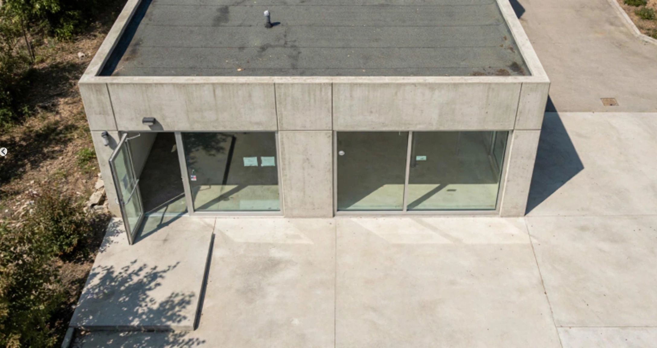 Location pure Local commercial 14 m² Paris - 8