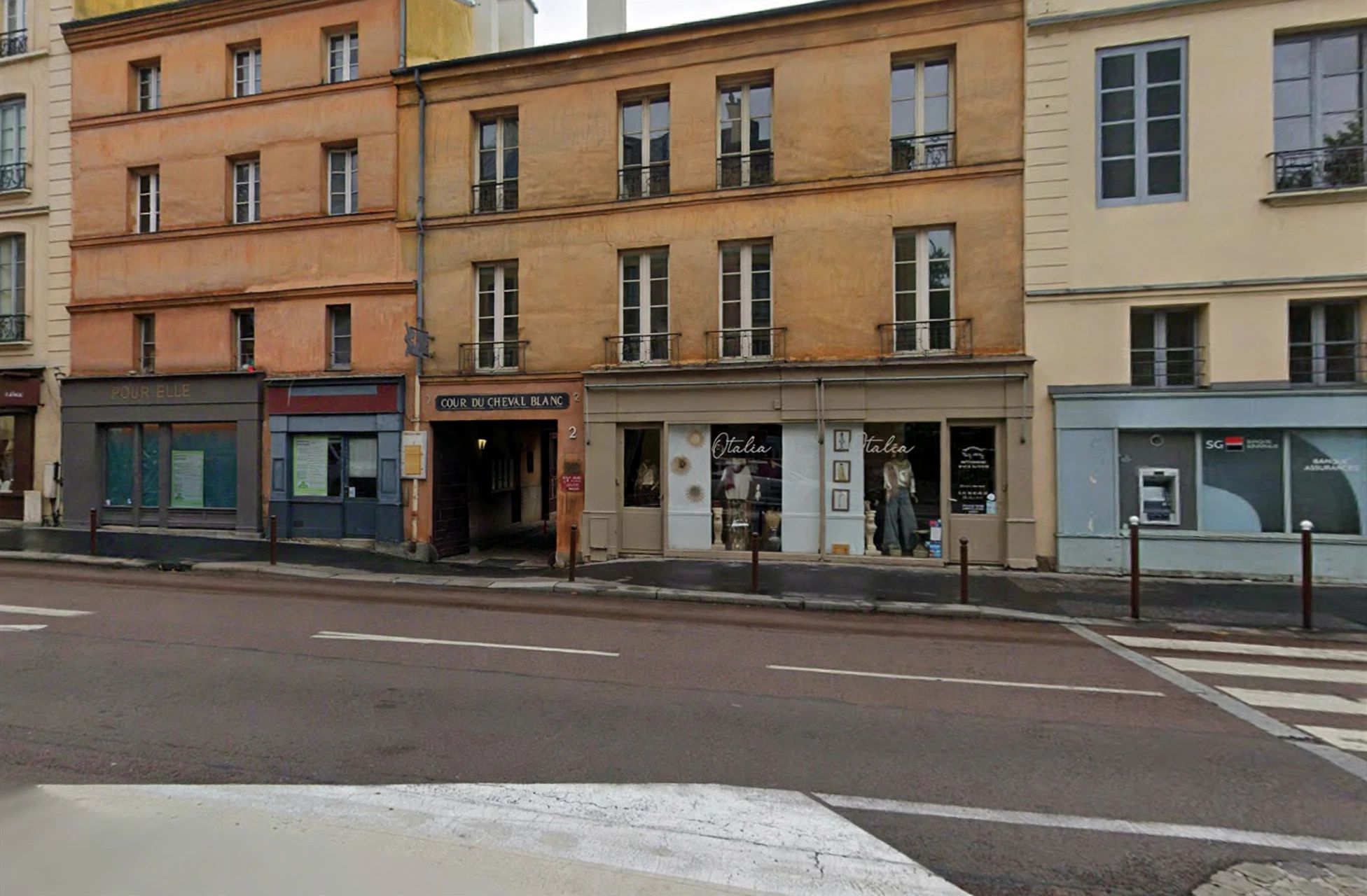 Location pure Local commercial 248 m² Versailles