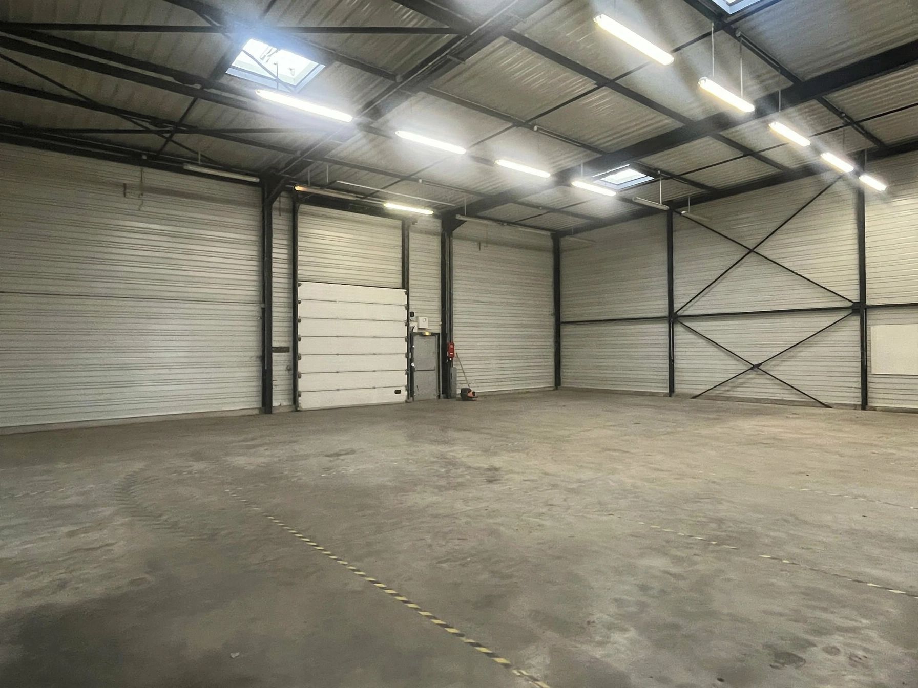 Location Entrepôt 830 m² Ifs - 9