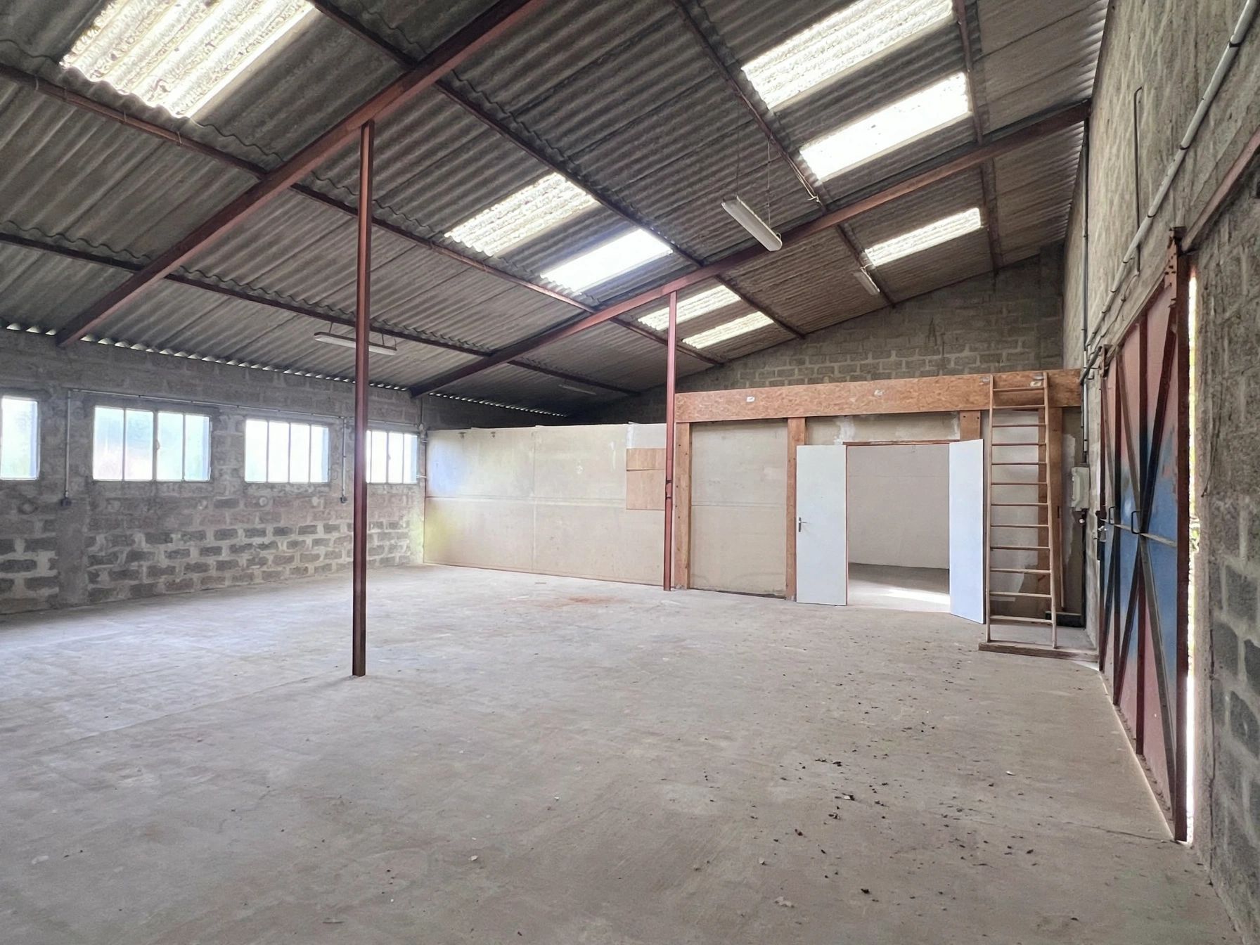 Location Entrepôt 150 m² Caen - 4