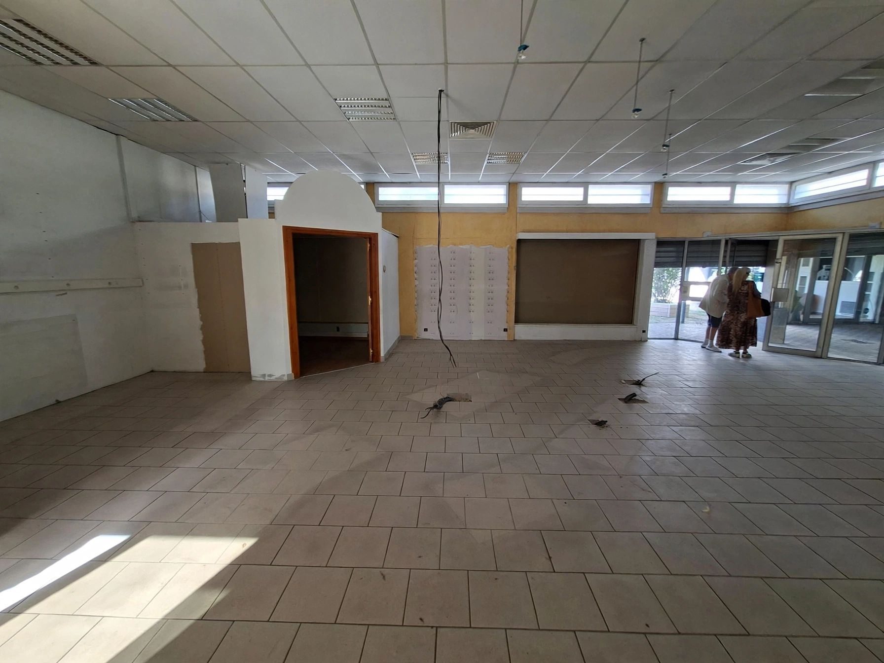 Location pure Local commercial 155 m² Sérézin-du-Rhône - 5