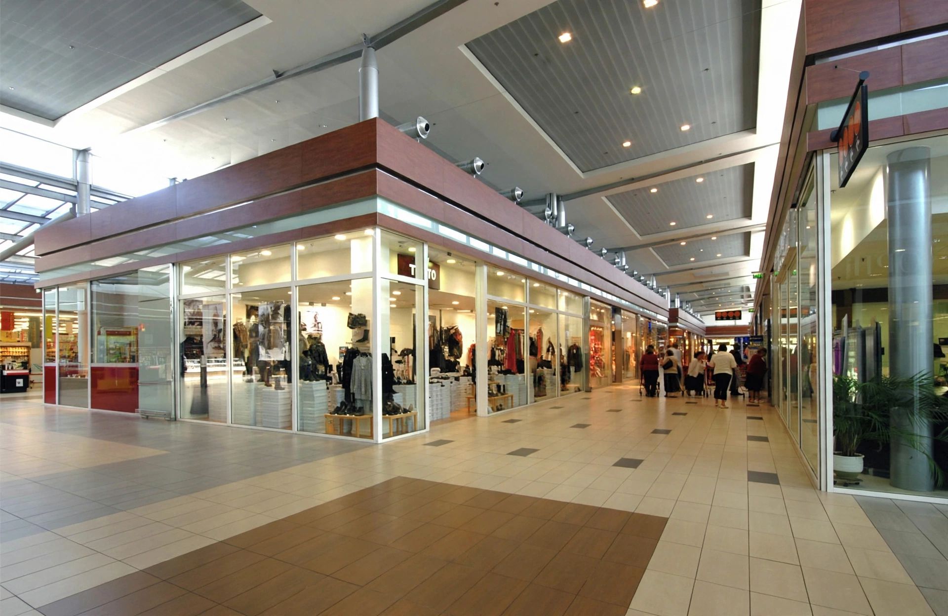 Location pure Local commercial 120 m² Châtellerault - 2