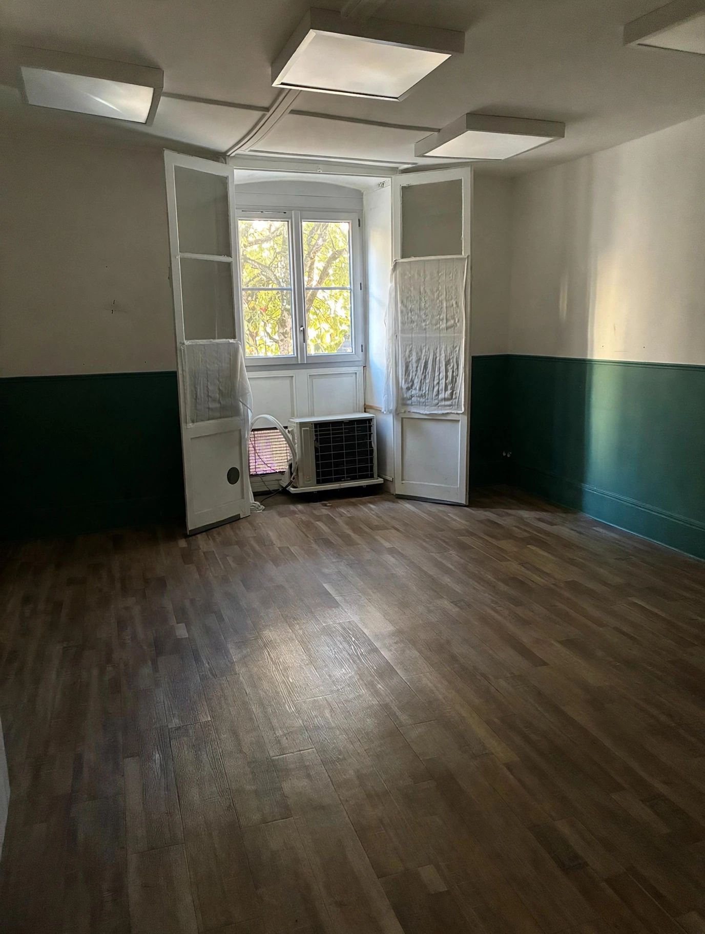 Location pure Local commercial 56 m² Bourg-en-Bresse - 2