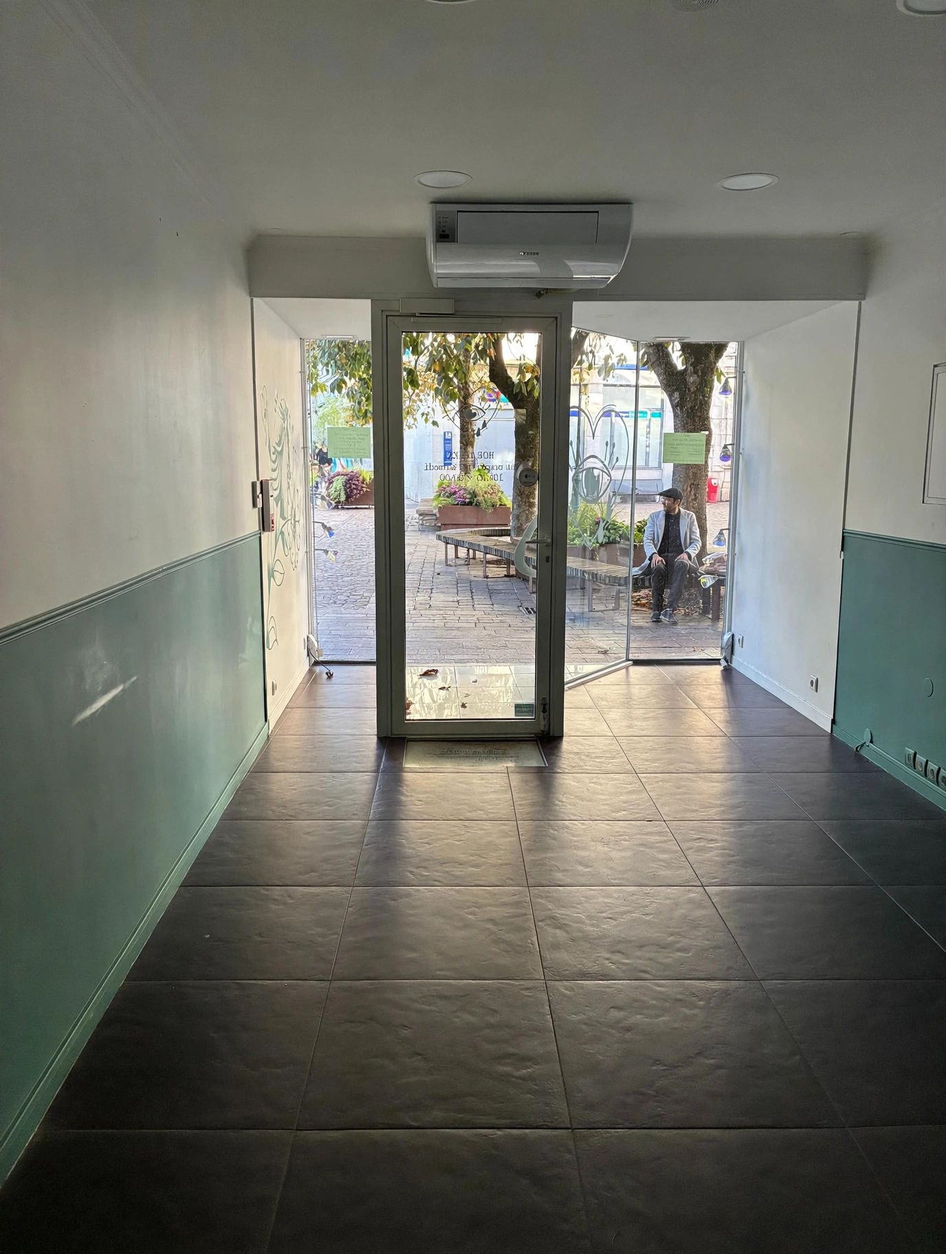 Location pure Local commercial 56 m² Bourg-en-Bresse