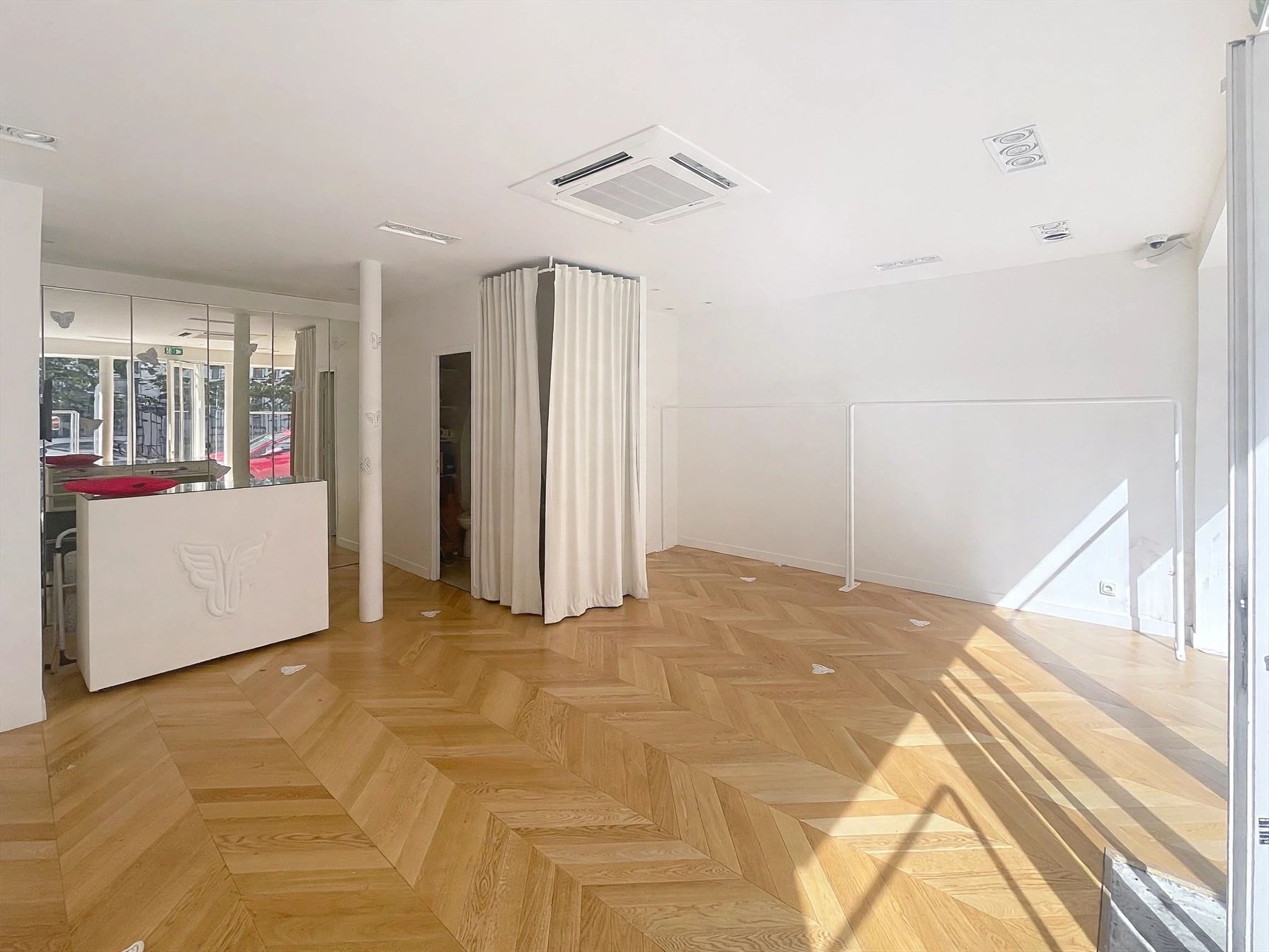 Location pure Local commercial 55 m² Paris - 3