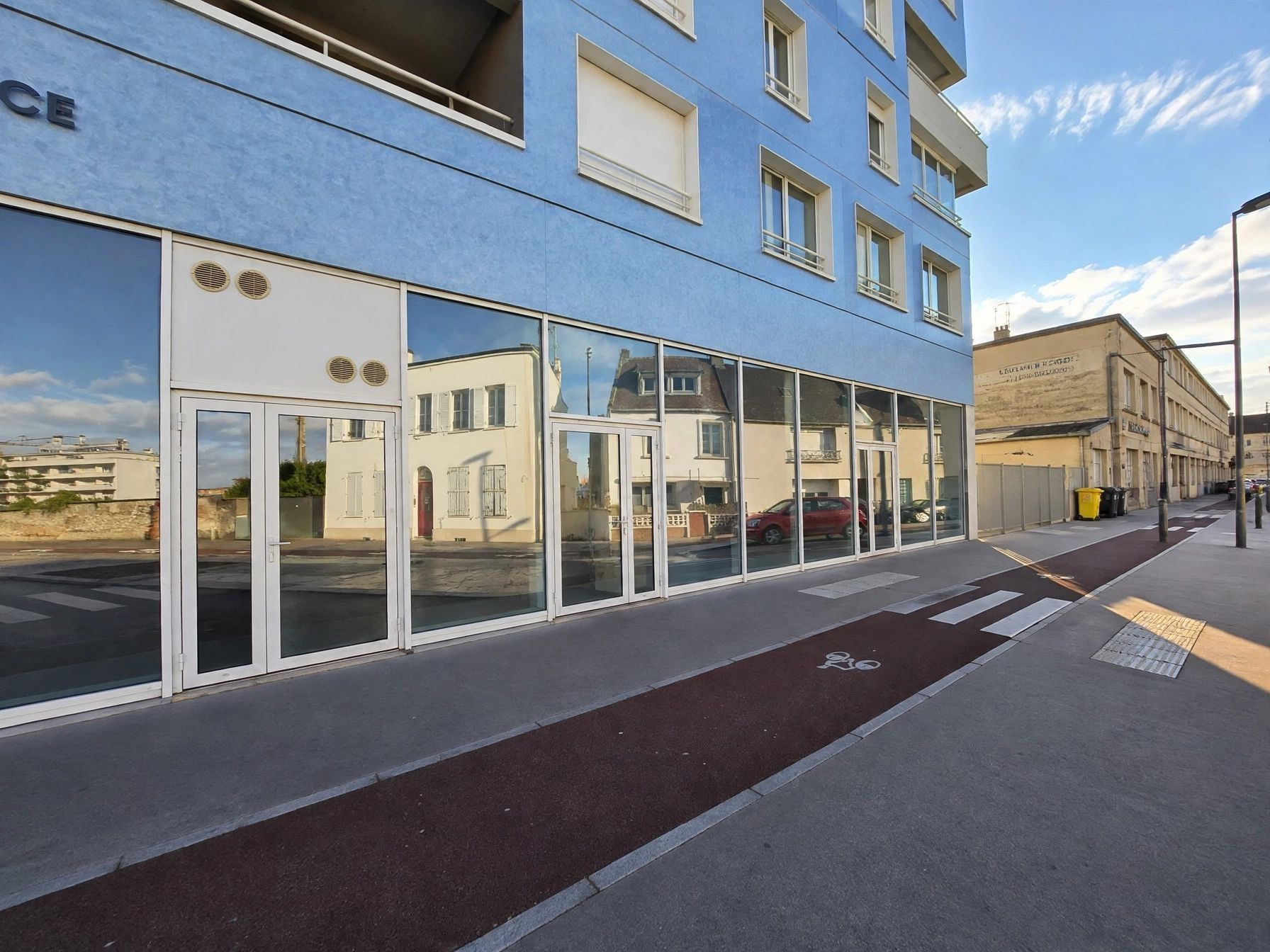 Location pure Local commercial 202 m² Caen