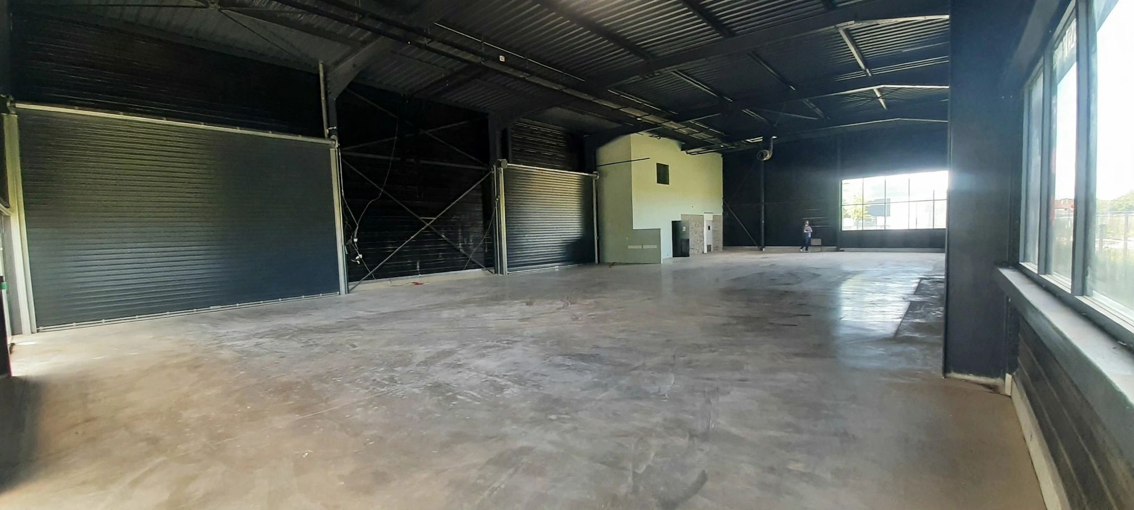 Location pure Local commercial 600 m² Colombelles - 11