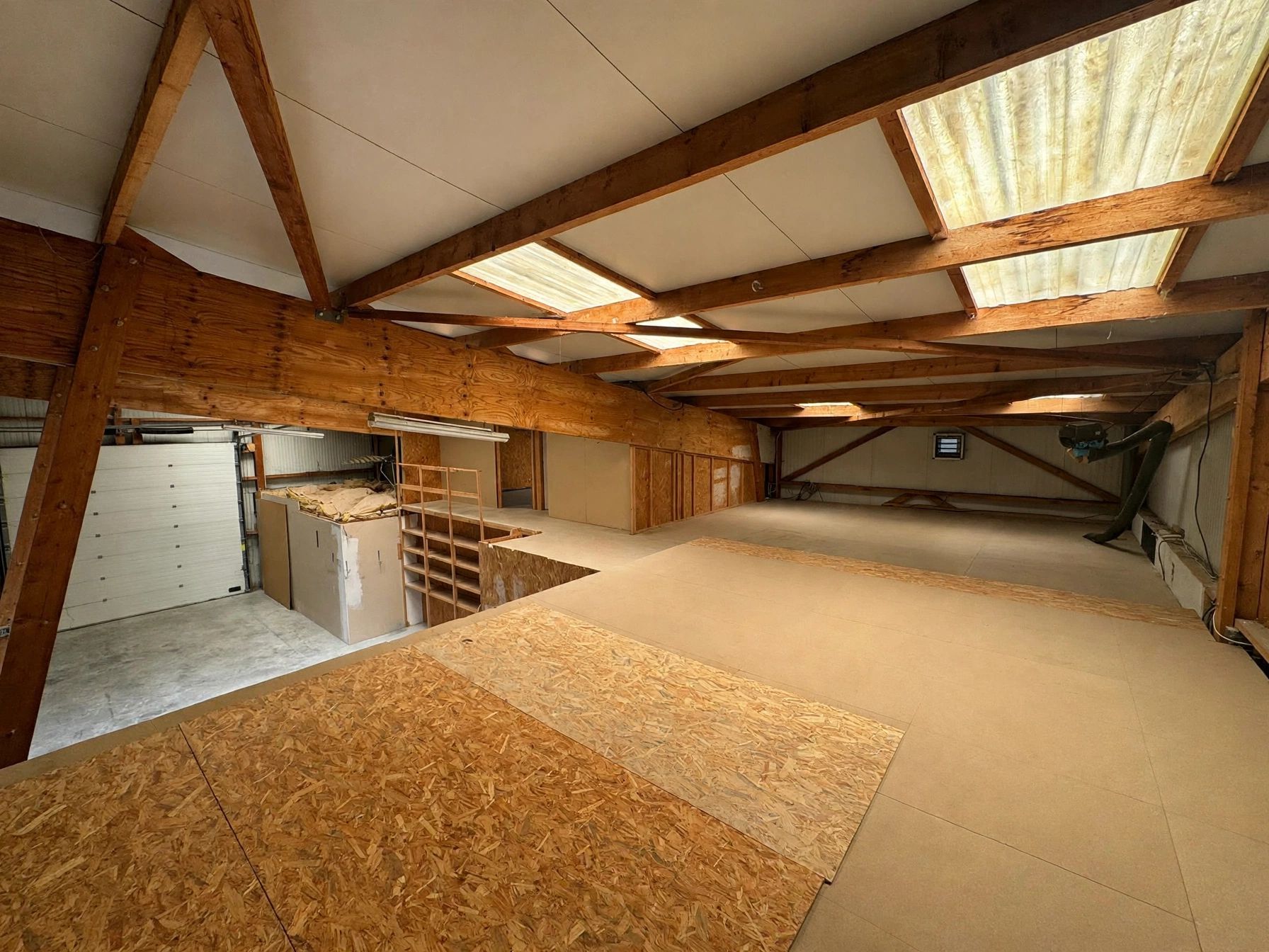 Location Entrepôt 202 m² Démouville - 8