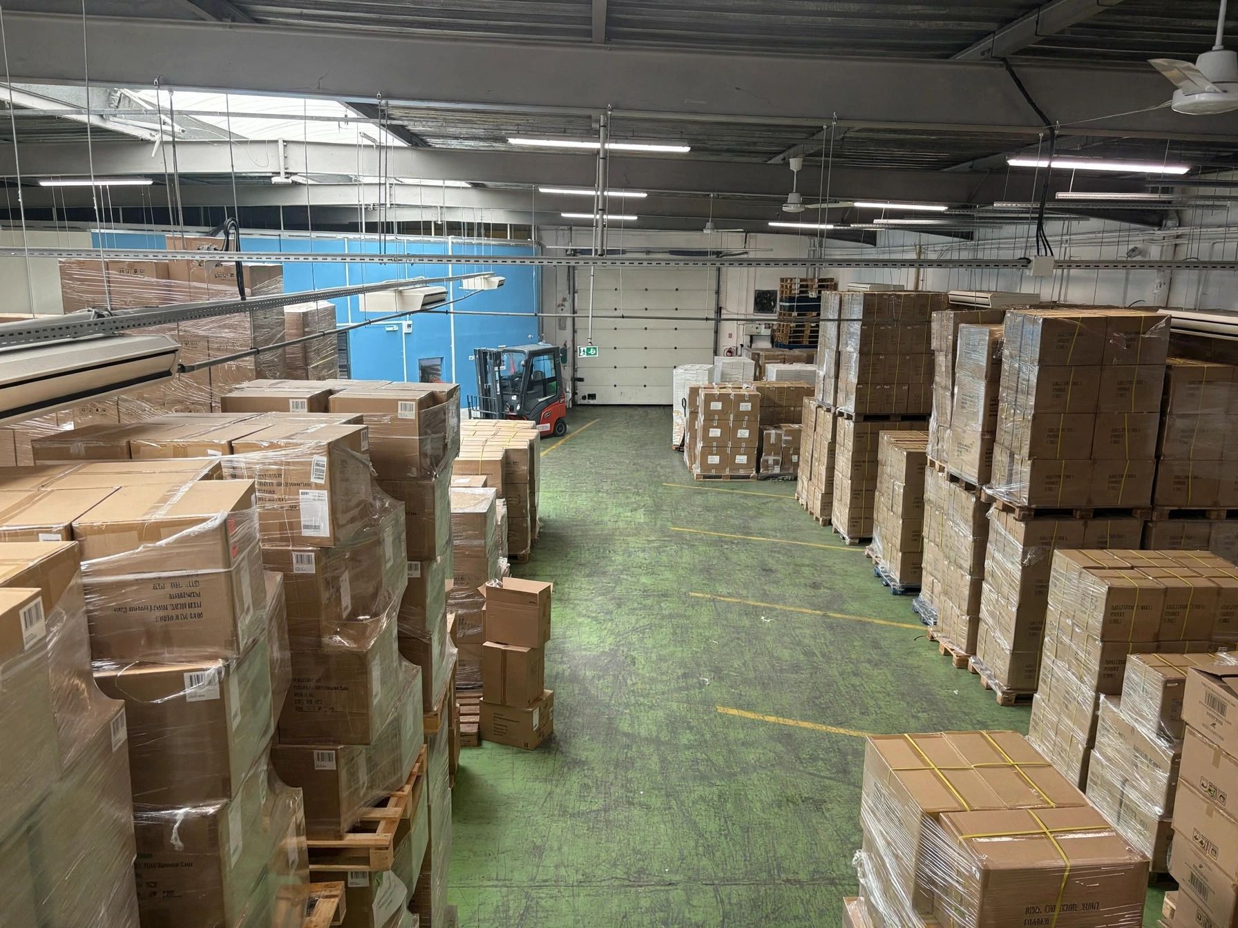 Location Entrepôt 871 m² Montreuil