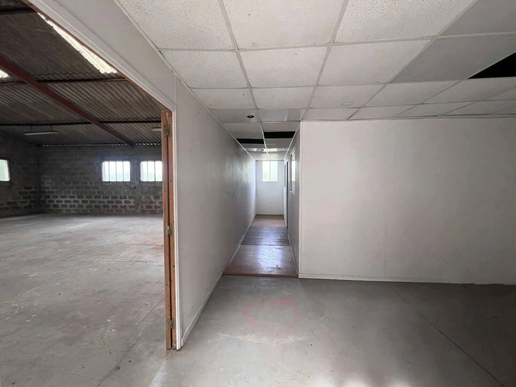 Location Entrepôt 150 m² Caen - 6