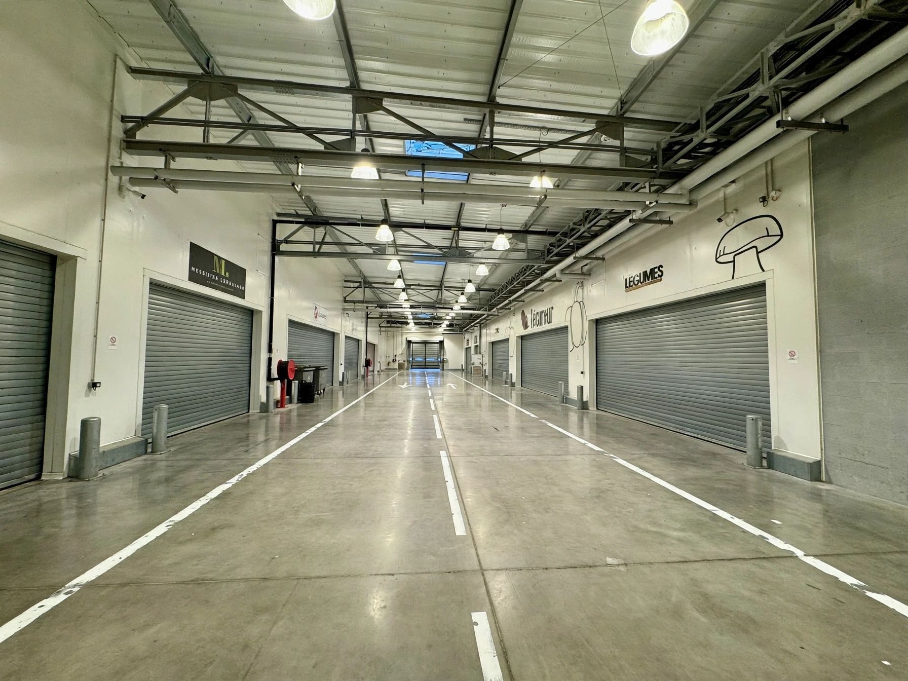 Location Entrepôt 2 151 m² Soliers - 2