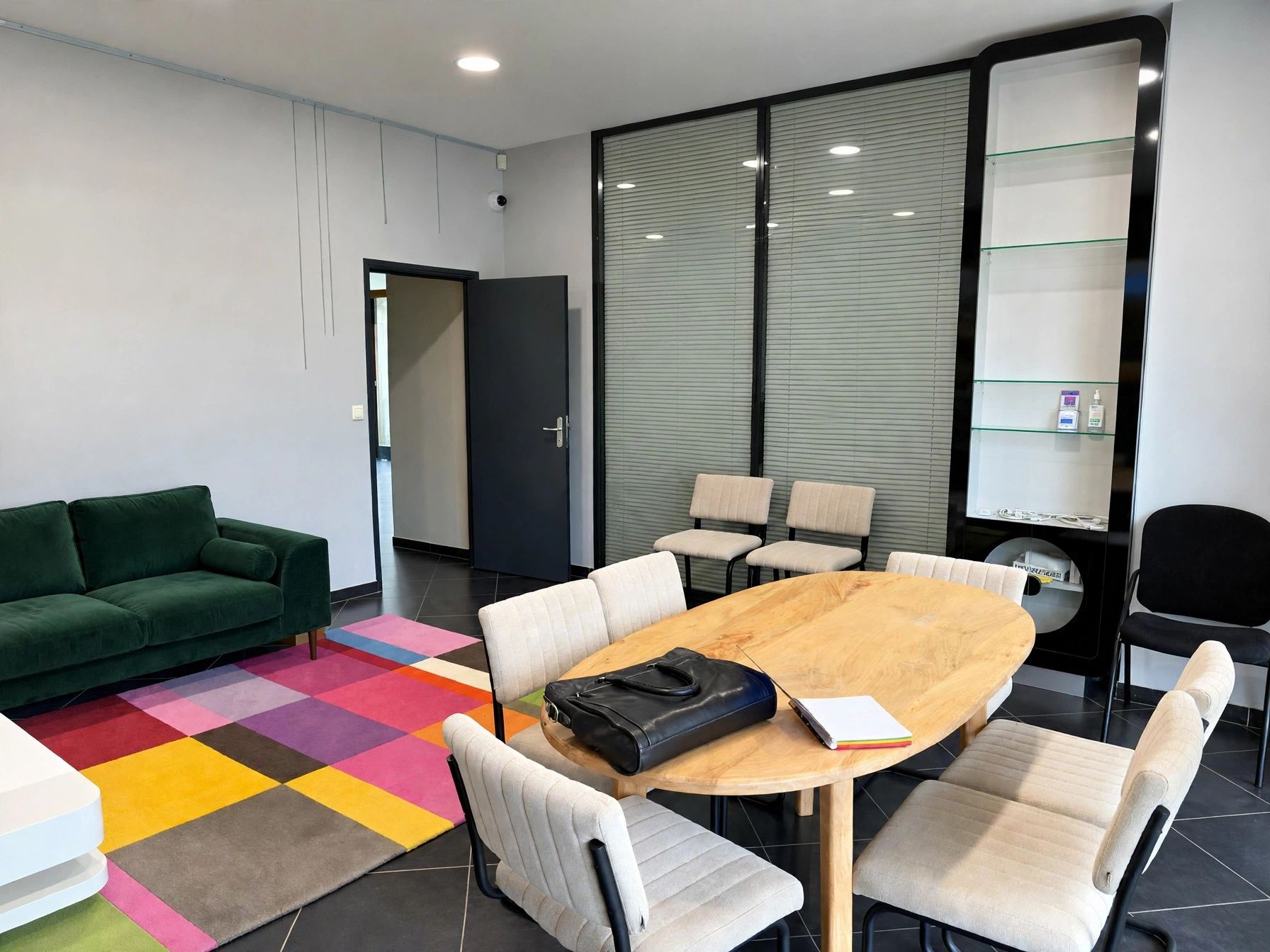 Location pure Local commercial 92 m² Caen - 2