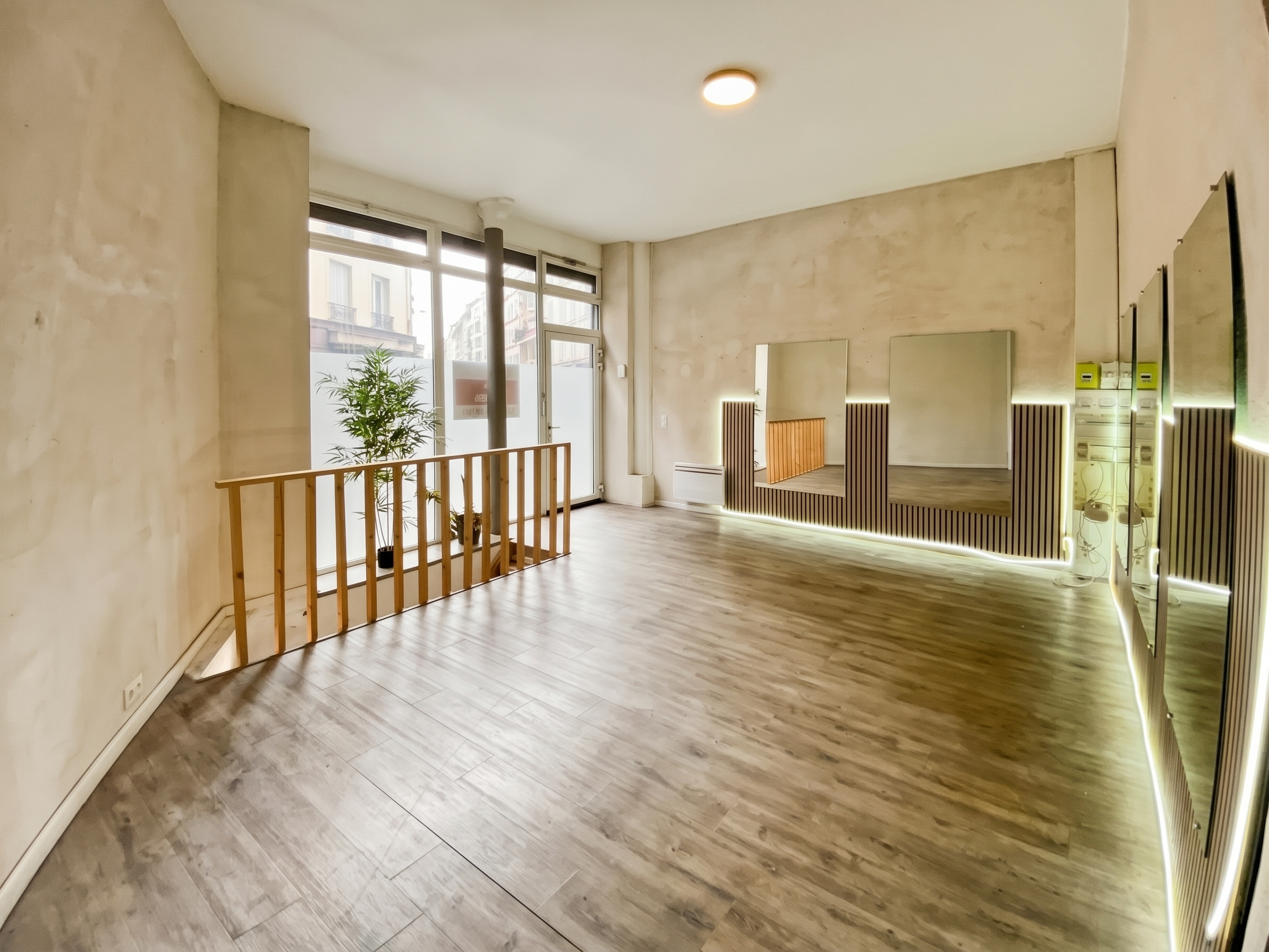 Location pure Local commercial 70 m² Paris - 2