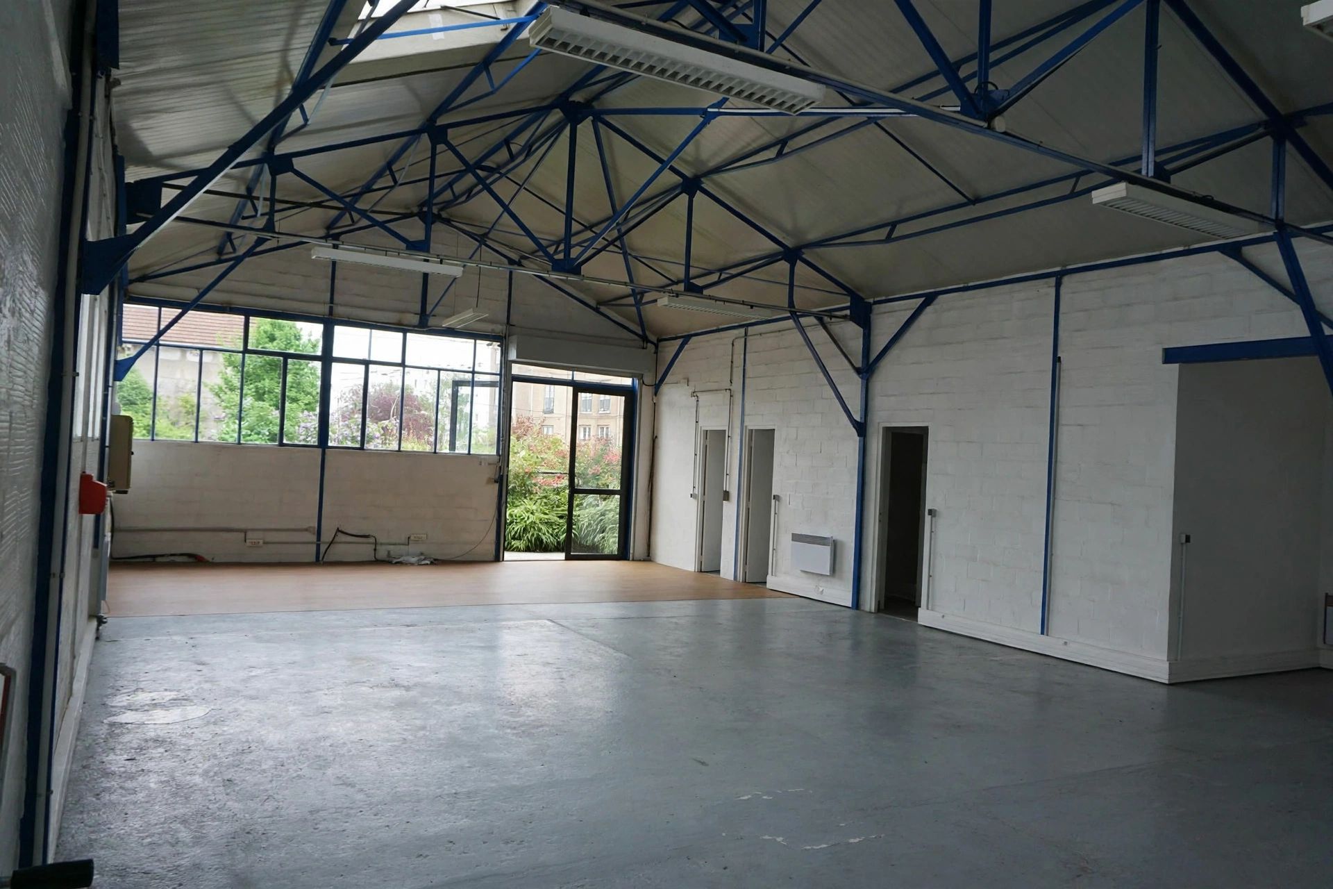 Location Entrepôt 124 m² Montreuil - 2