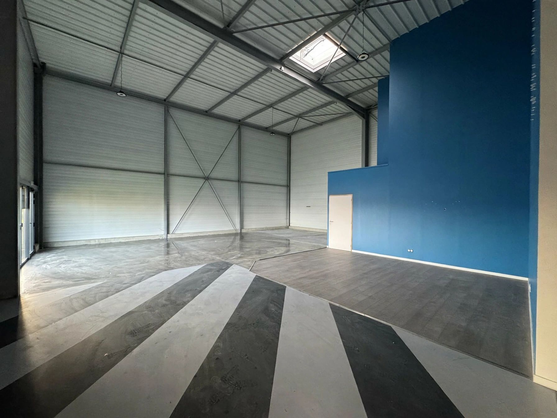 Location Entrepôt 316 m² Ifs - 4