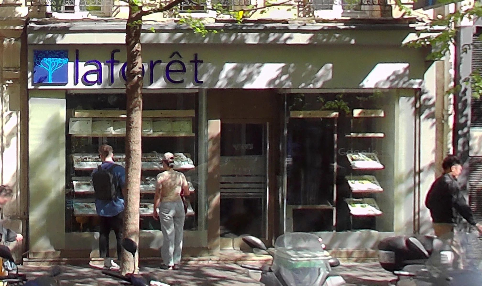Location pure Local commercial 75 m² Paris