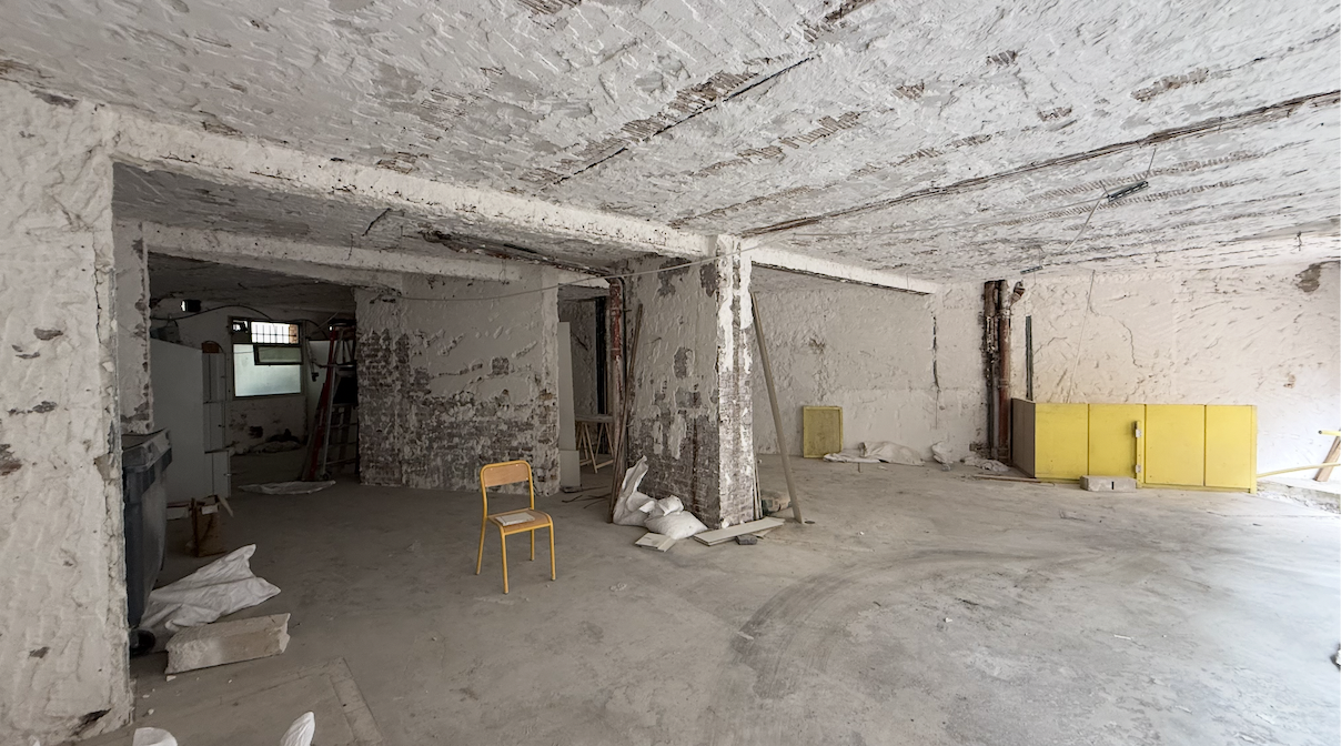 Location pure Local commercial 137 m² Paris 16e - 4