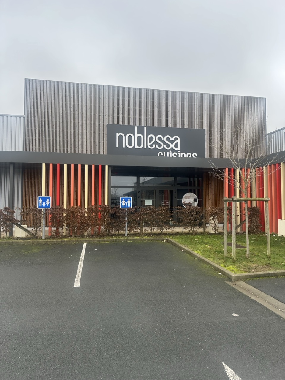 Location pure Local commercial 380 m² Longueau