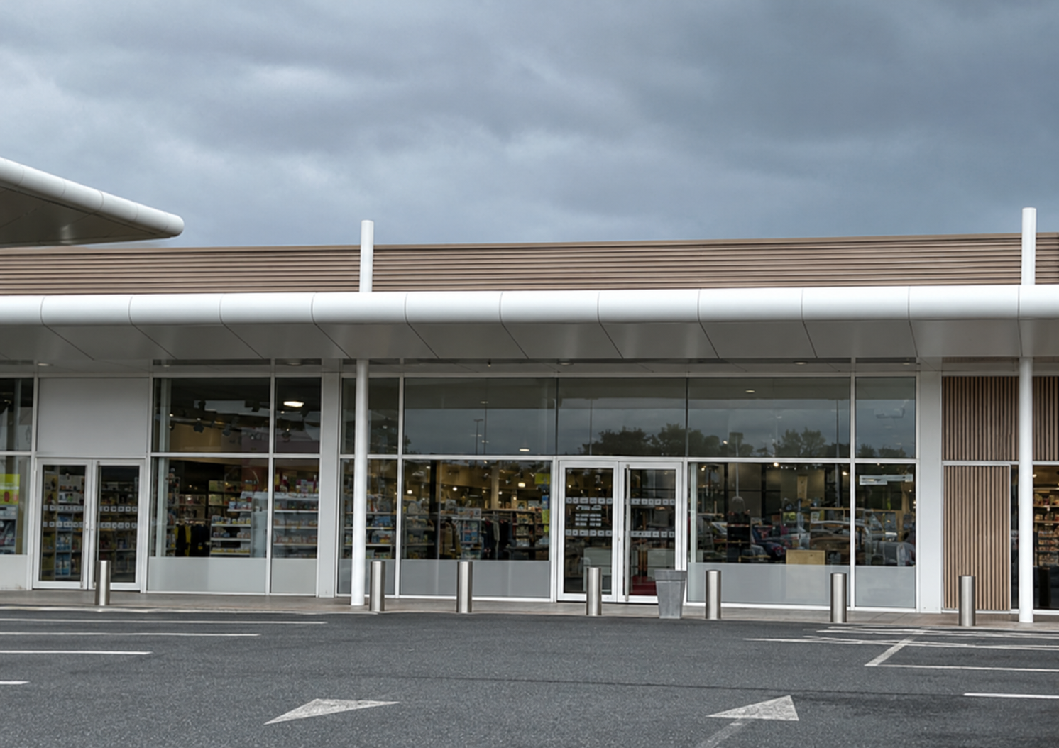 Location pure Local commercial 235 m² Plérin