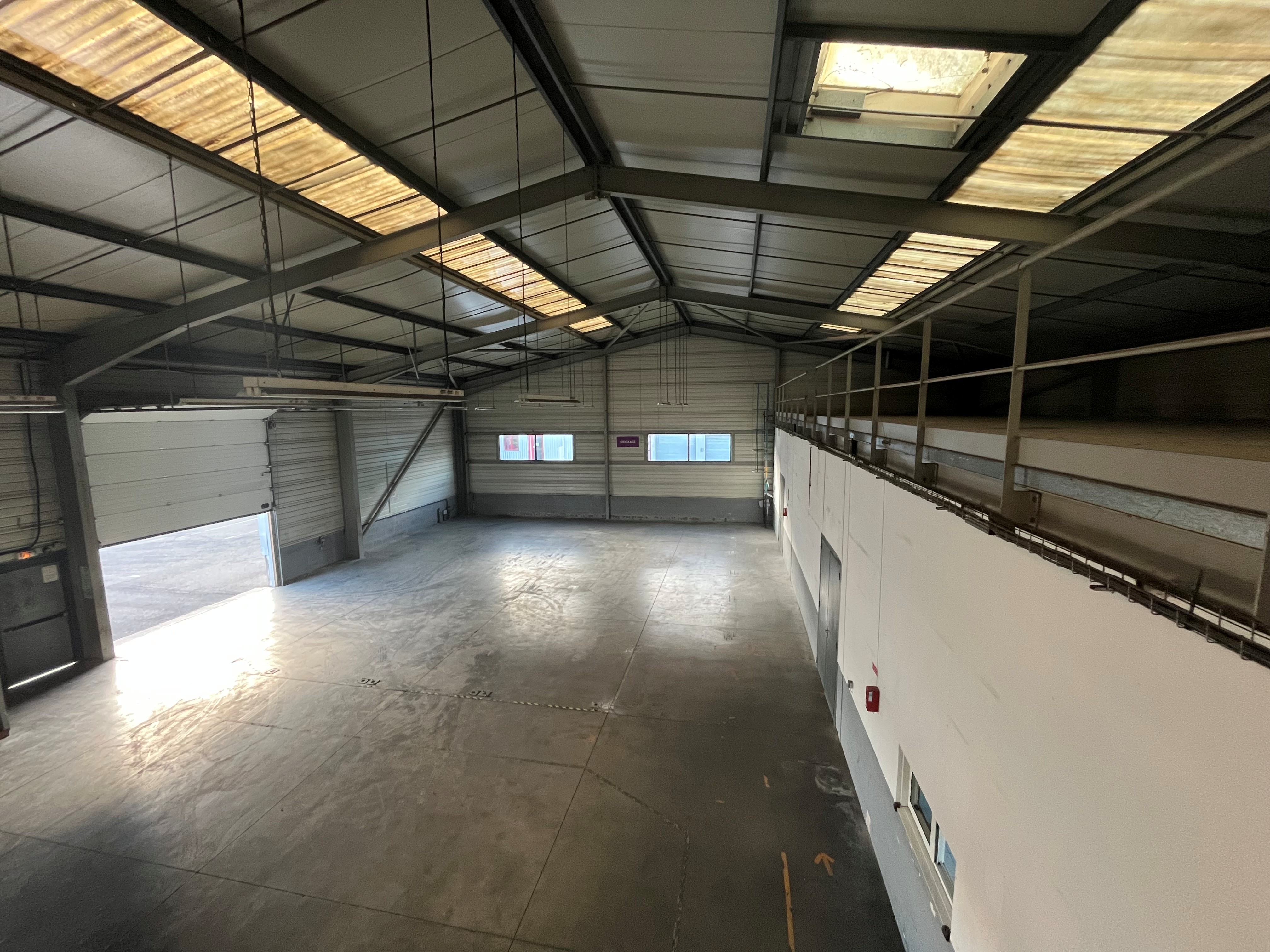 Location Entrepôt 1 661 m² Anglet