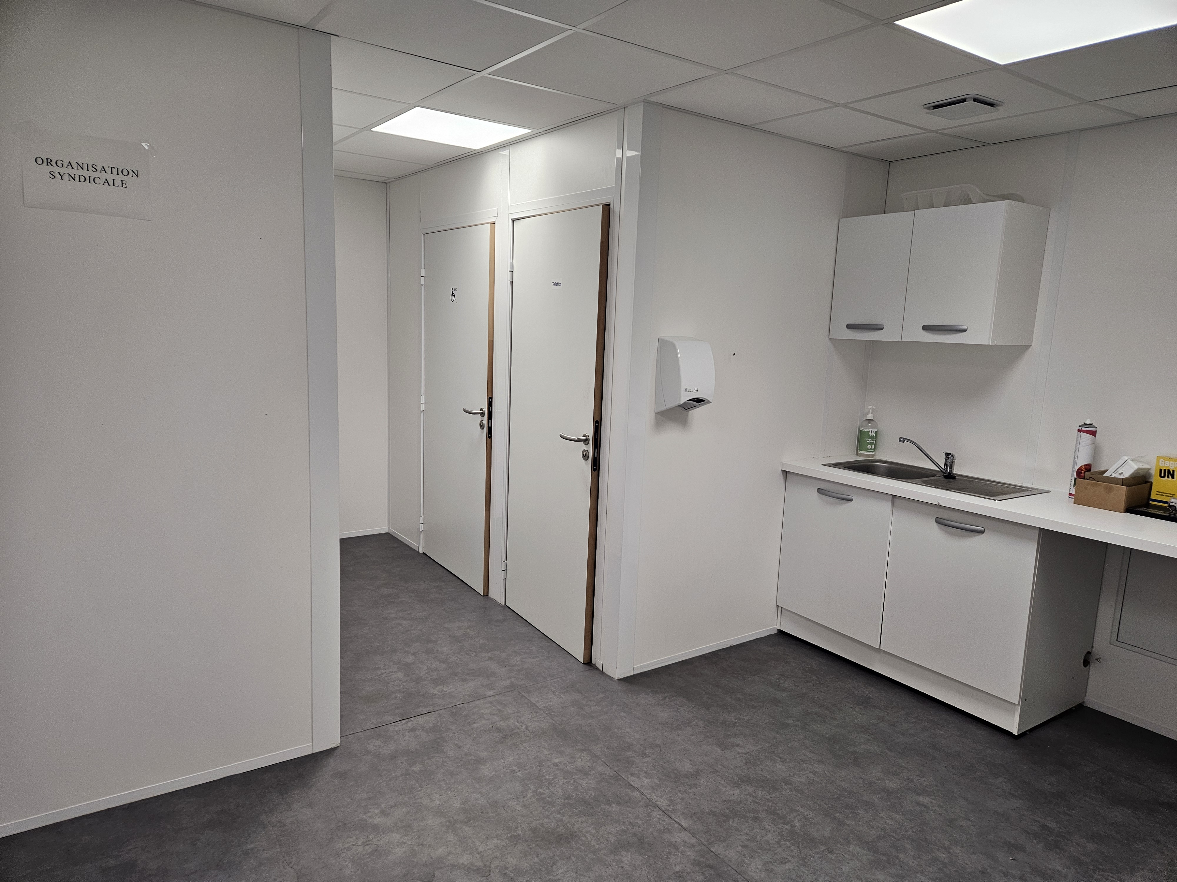 Location pure Local commercial 361 m² Bourg-en-Bresse - 3