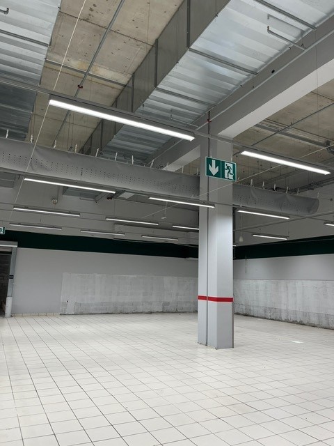 Location pure Local commercial 1 514 m² Millau - 5