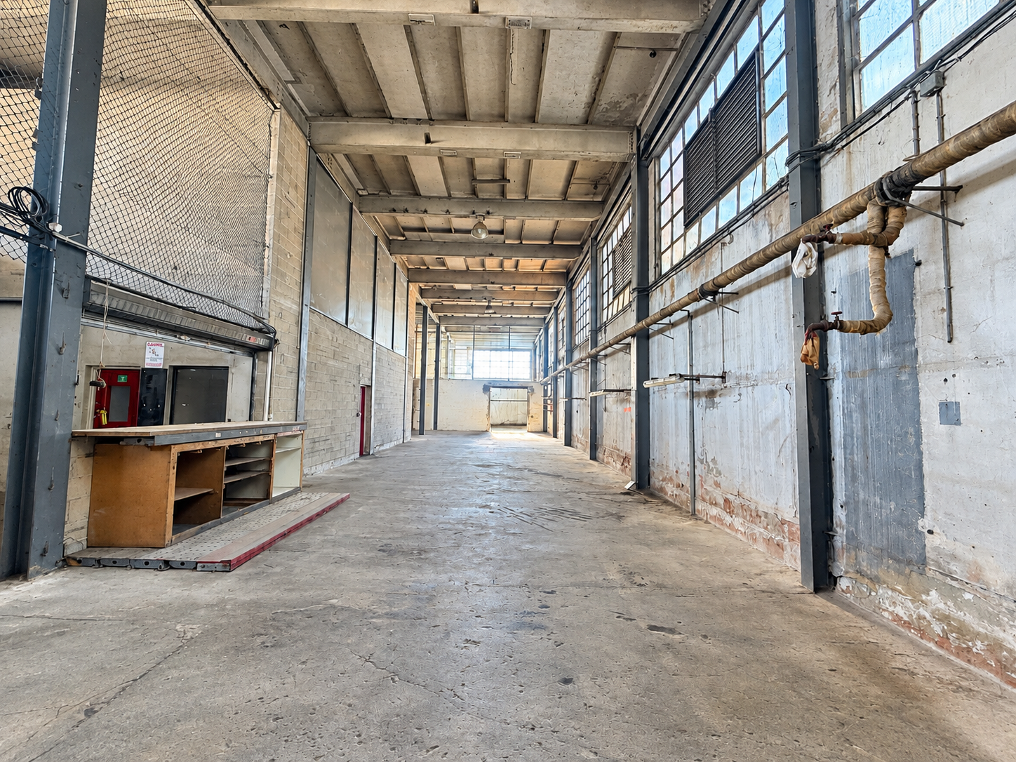 Location Entrepôt 1 030 m² Marseille - 2