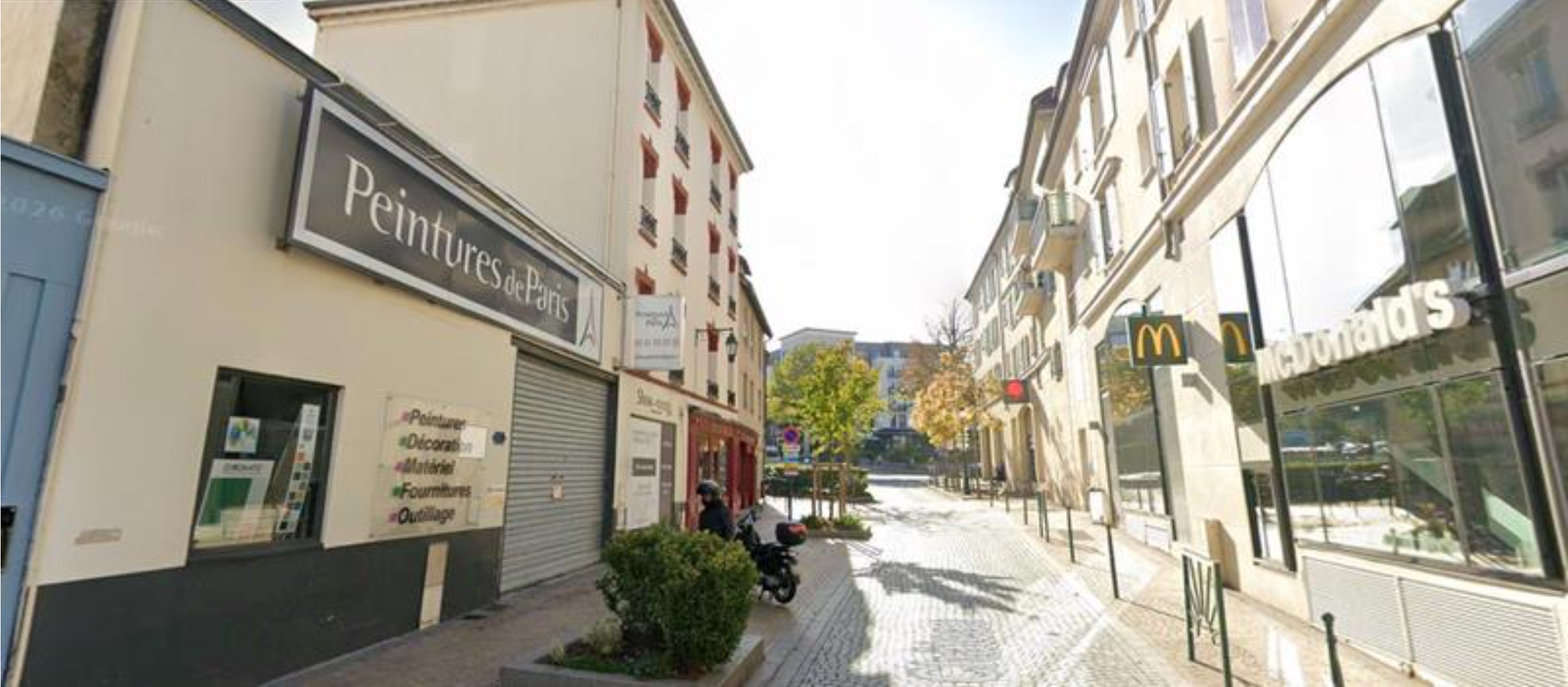 Location pure Local commercial 900 m² Rueil-Malmaison