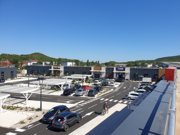 Location pure Local commercial 954 m² Saint-Mitre-les-Remparts - 2